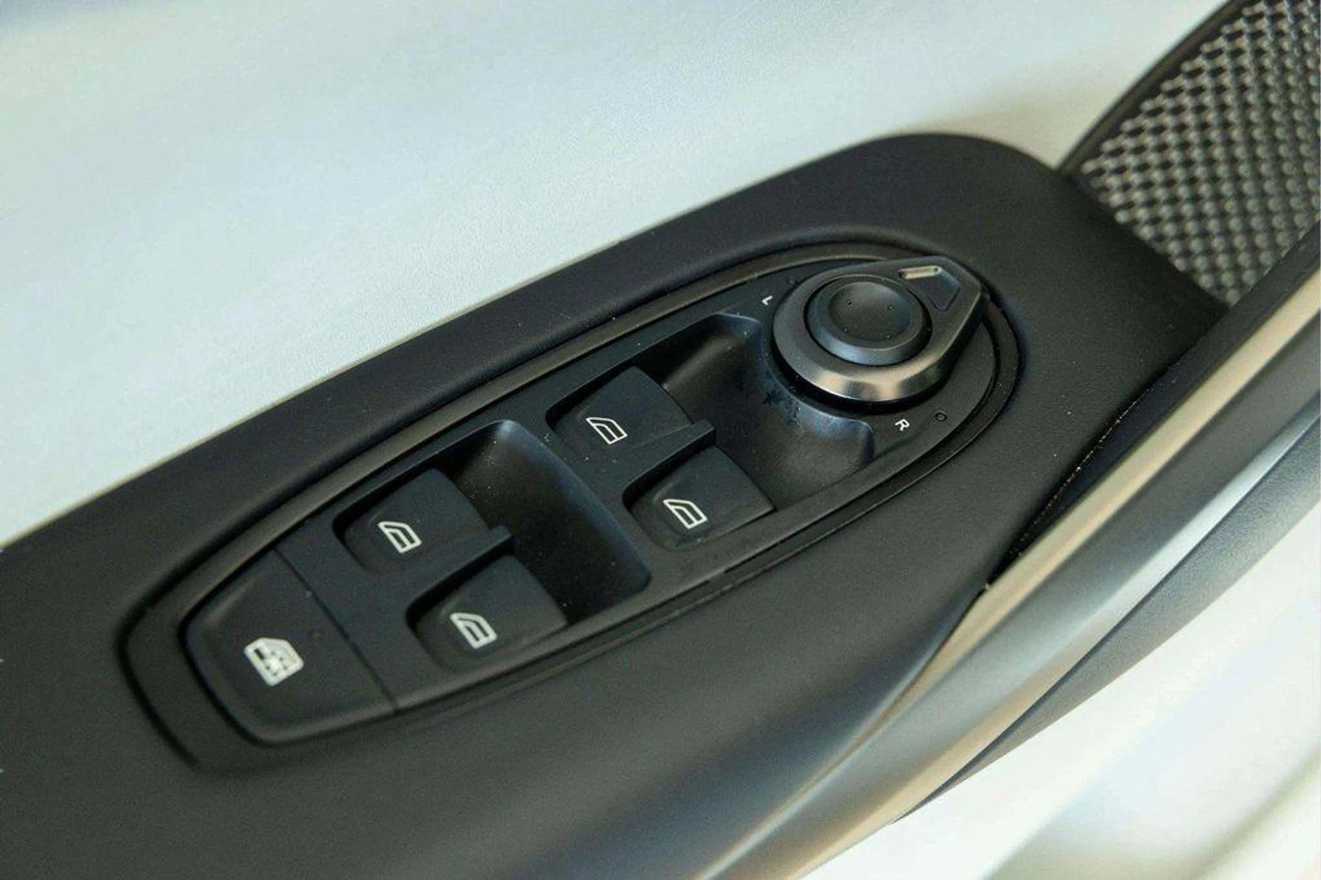 mph019_436716802_7_CYHOU_Qqx_X7_And7_C3d_Yx5_D5r3_A_6ced2ea7a1