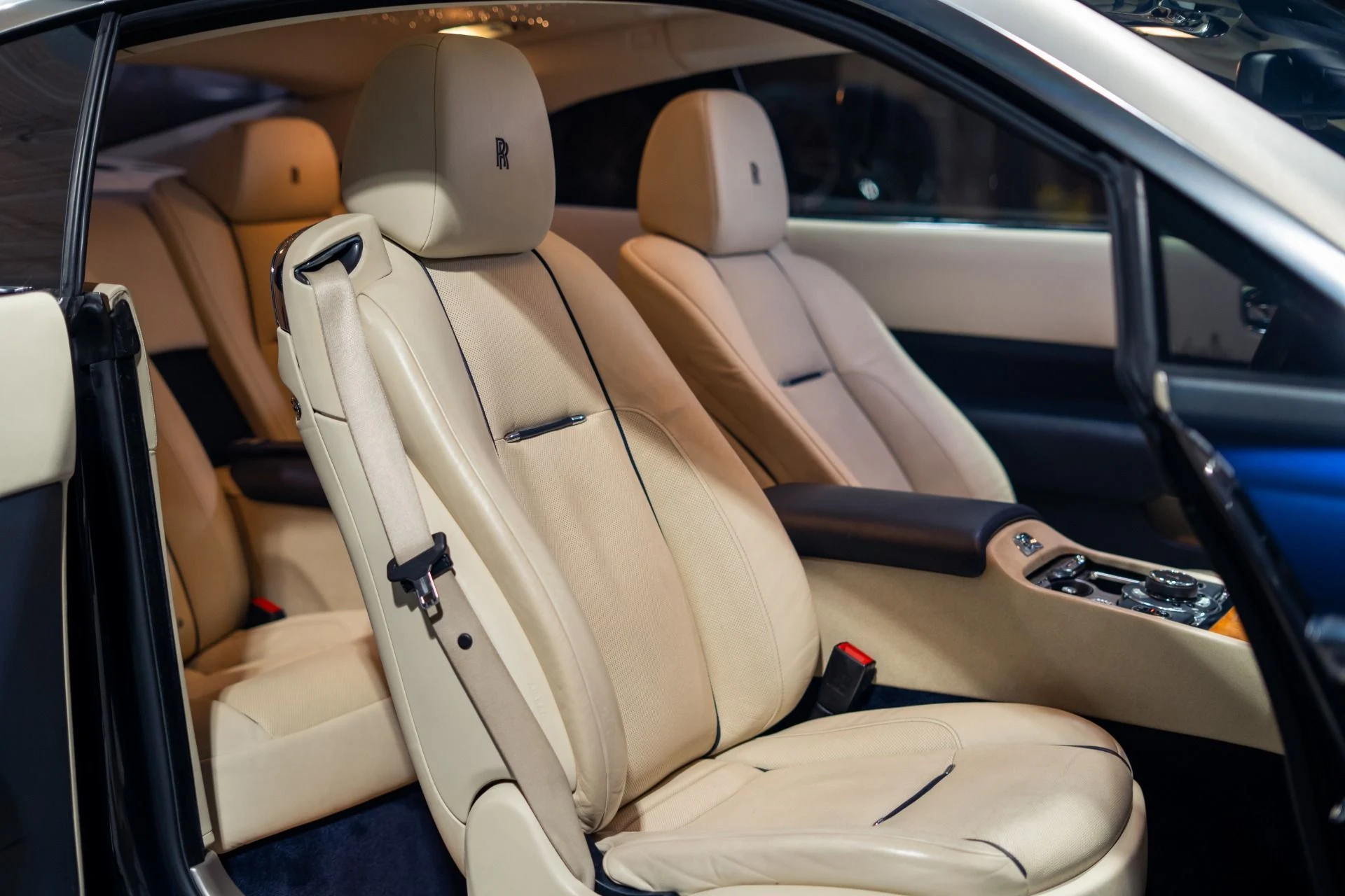 mph019_438739016_Used_2014_Rolls_Royce_Wraith_Bespoke_Interior_1784145568_1817536719