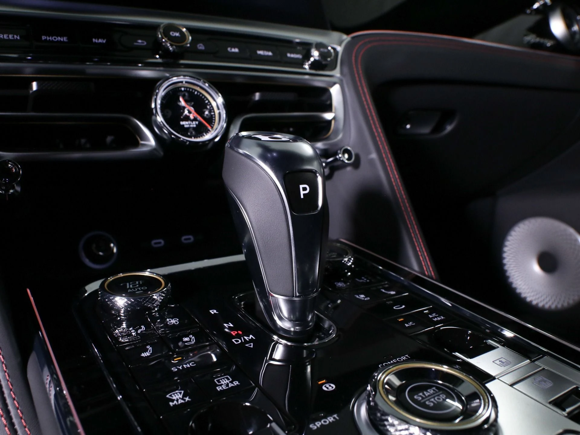 mph019_440578756_New_2026_Bentley_Flying_Spur_Azure_1759158493_21406ff90f