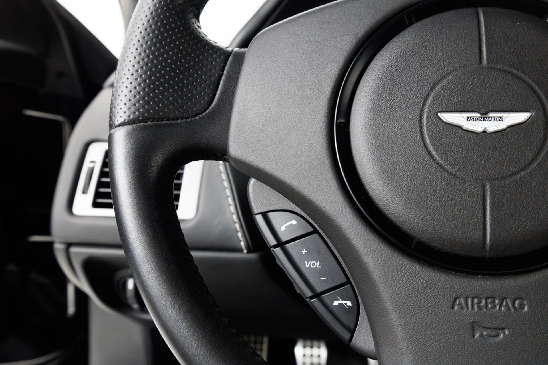 mph019_44325964_Used_2009_Aston_Martin_DBS_V12_Manual_1785525191_523a73a731
