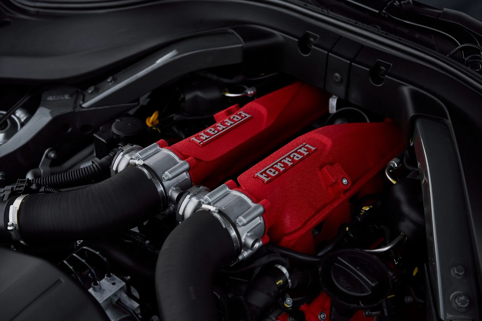 mph019_445655895_Used_2024_Ferrari_Roma_Base_1769222097_bff2f6f549