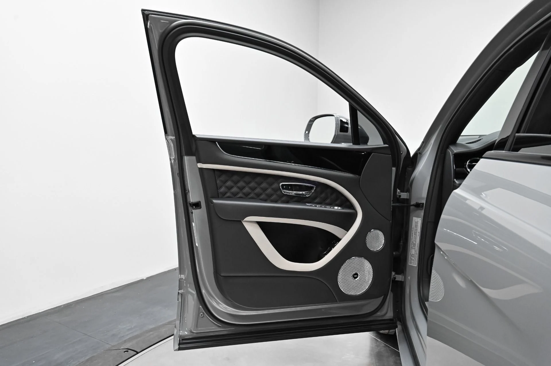 mph019_446556745_Used_2022_Bentley_Bentayga_Speed_1758039444_32d838ddfd