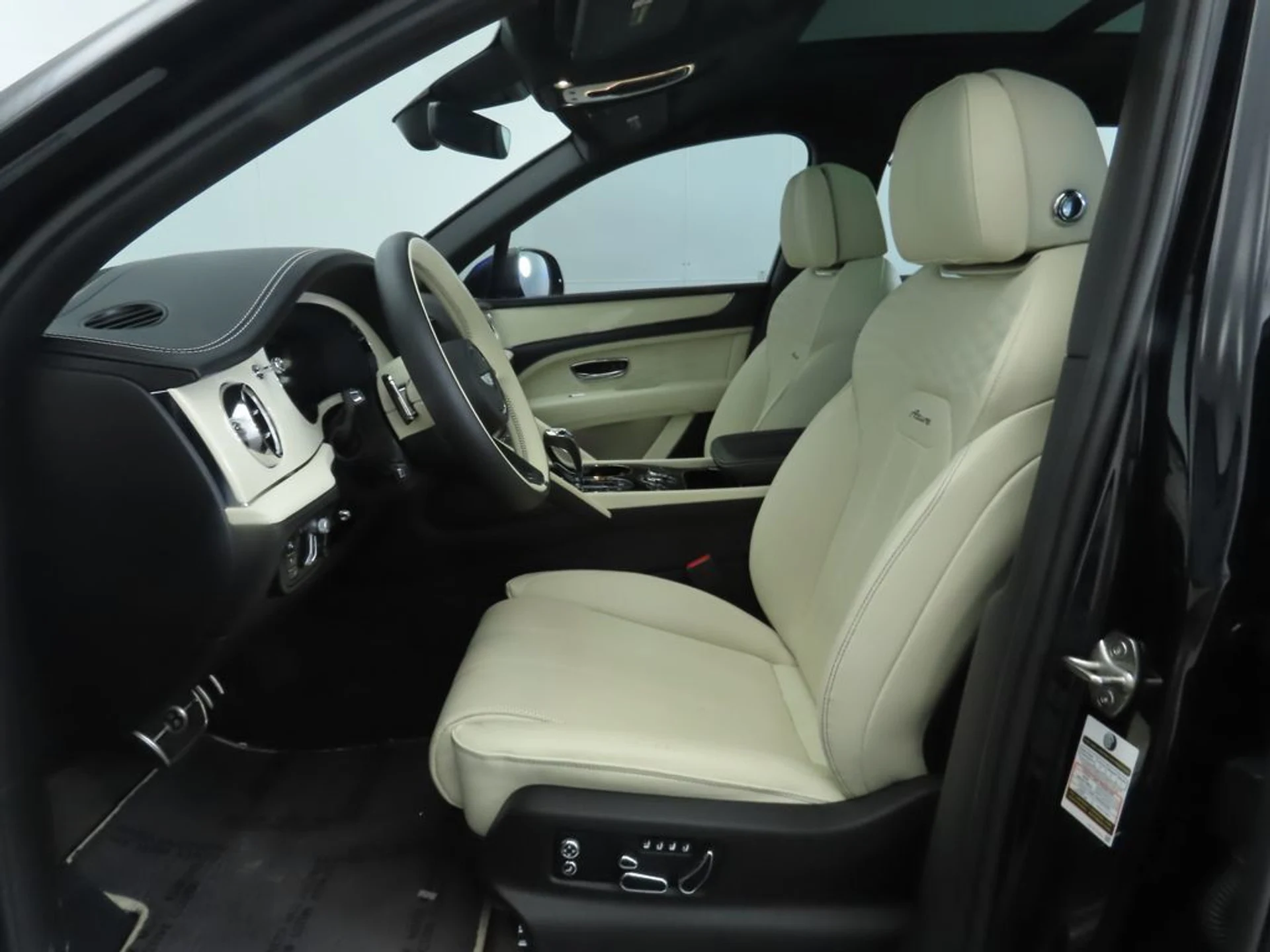 mph019_446792769_used_2023_bentley_bentayga_ewb_8119_22900823_20_1024_9b95f9b7d3