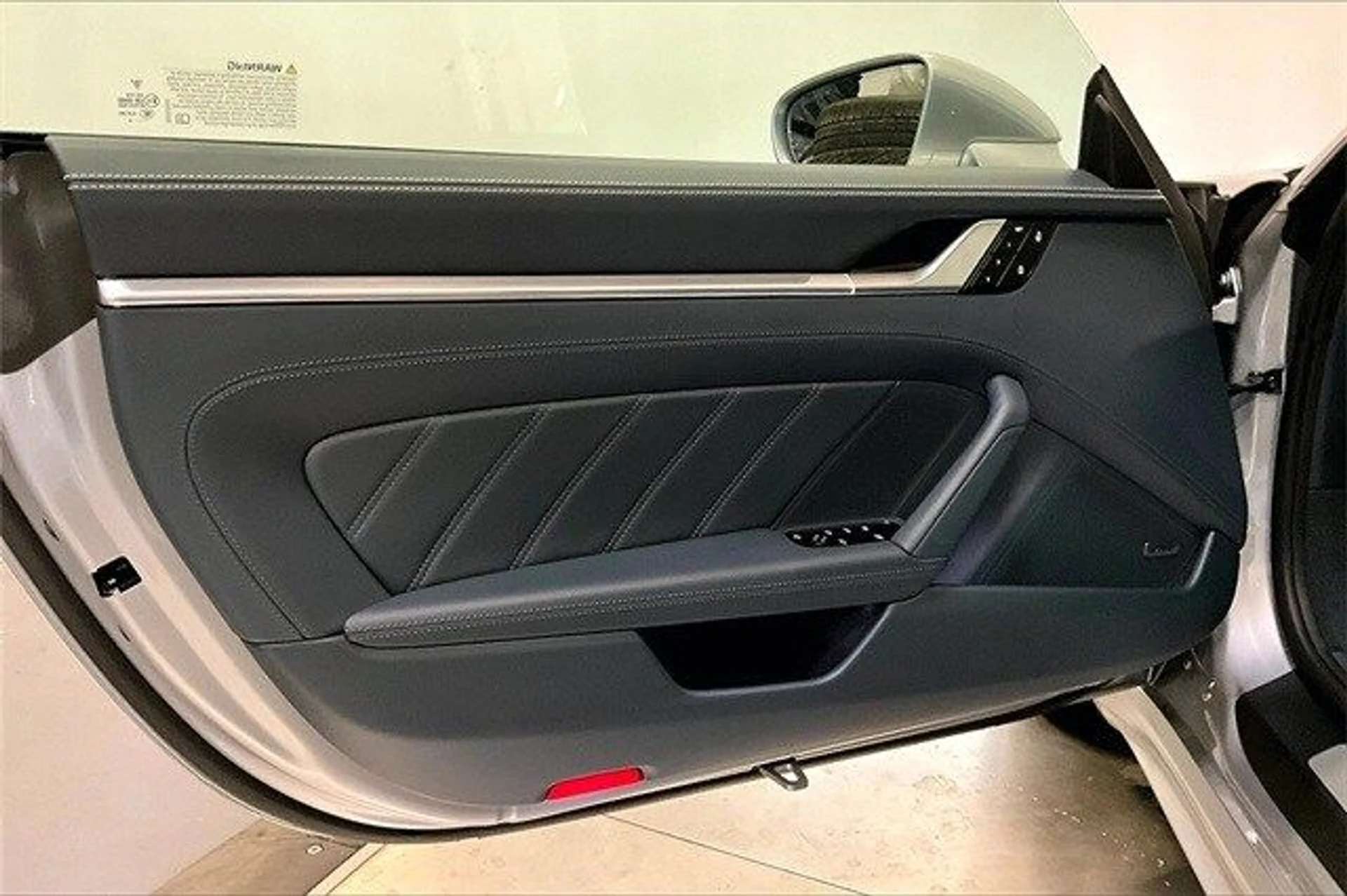 mph019_456668041_83ca76c7b2457bc3a4dda238561ee769x_0d1524b2fb