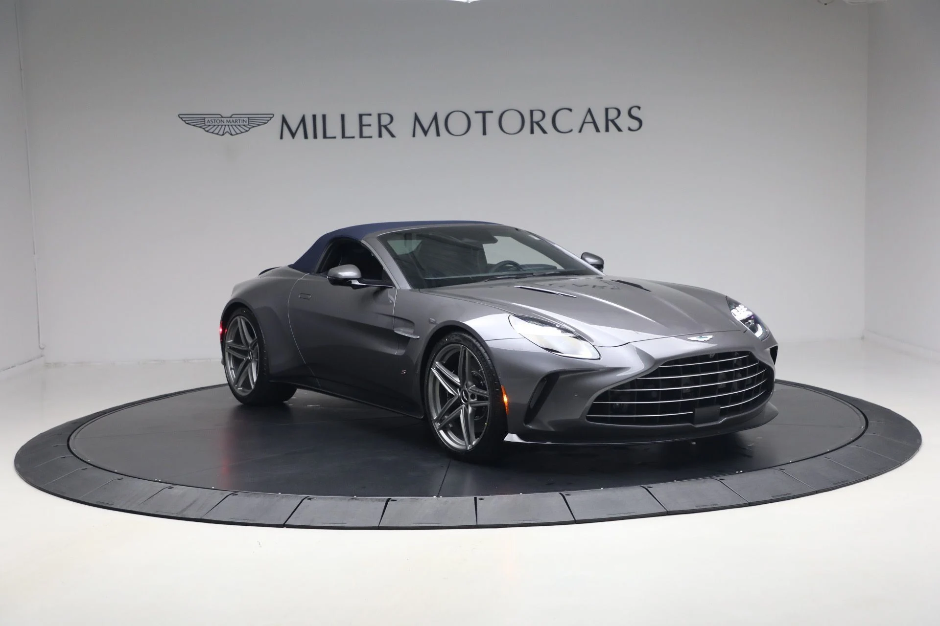 mph019_457299676_New_2026_Aston_Martin_Vantage_S_Roadster_1786132821_6cec0ef87f