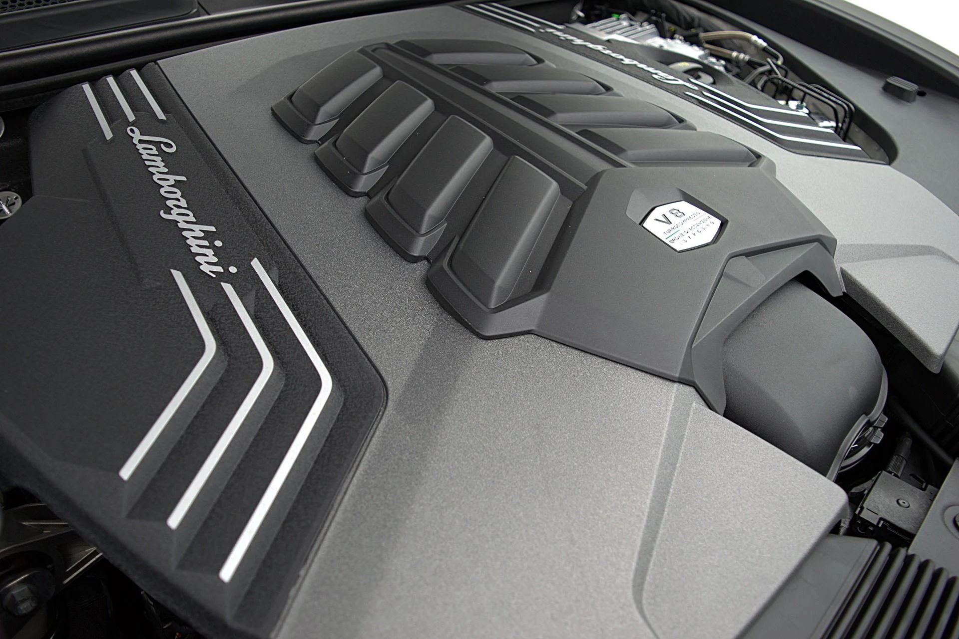 mph019_462532233_Used_2022_Lamborghini_Urus_SELEZIONE_PRE_OWNED_CERTIFIED_52b1868b4a