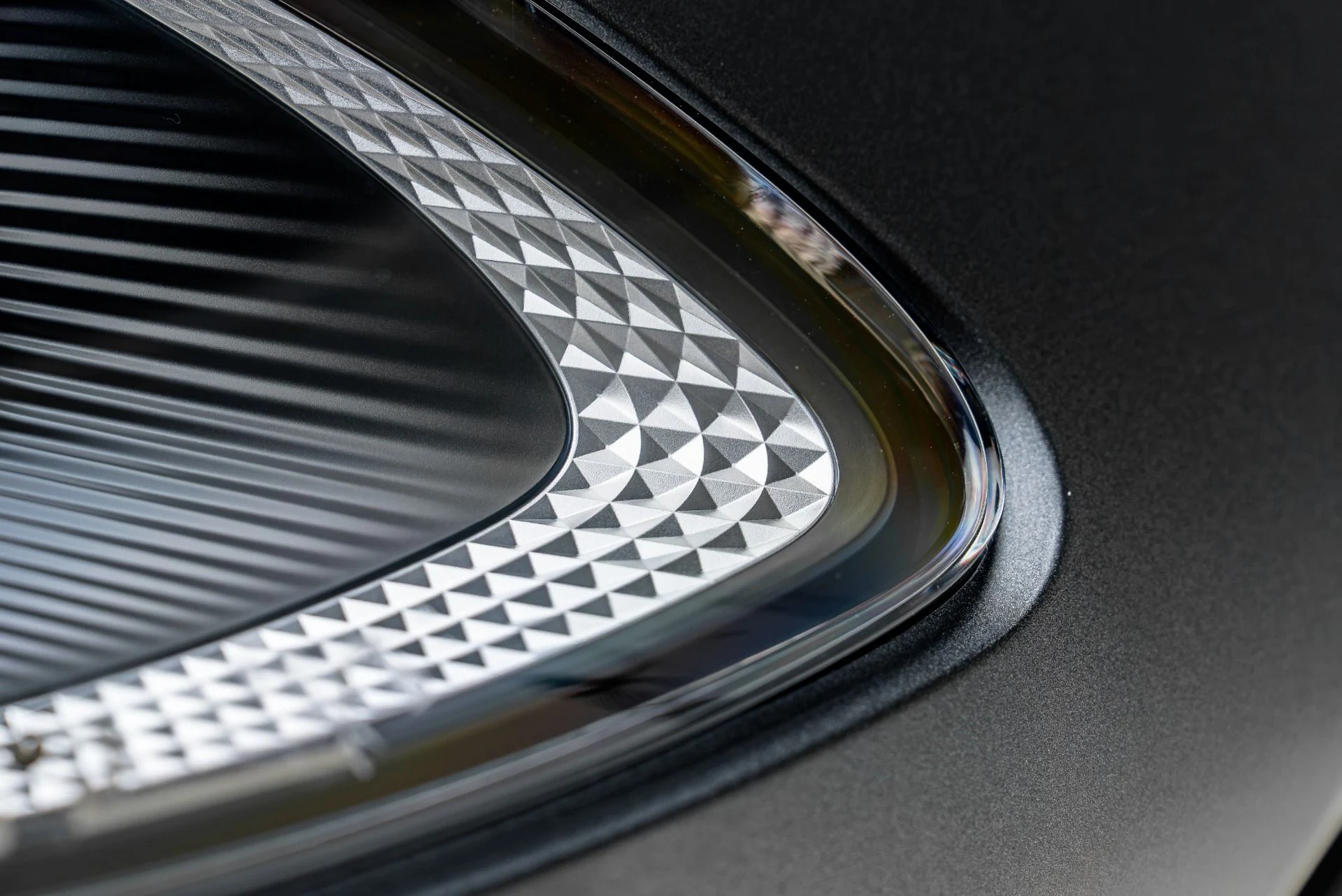 mph019_465015689_Used_2024_Aston_Martin_DB_12_V8_1784874893_4632fdaa3d