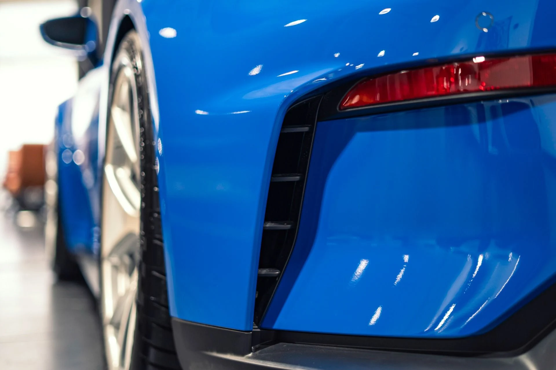 mph019_467416094_Used_2026_Porsche_911_GT_3_Touring_Lugano_Blue_Lightweight_Package_1777381470_15015e1f28