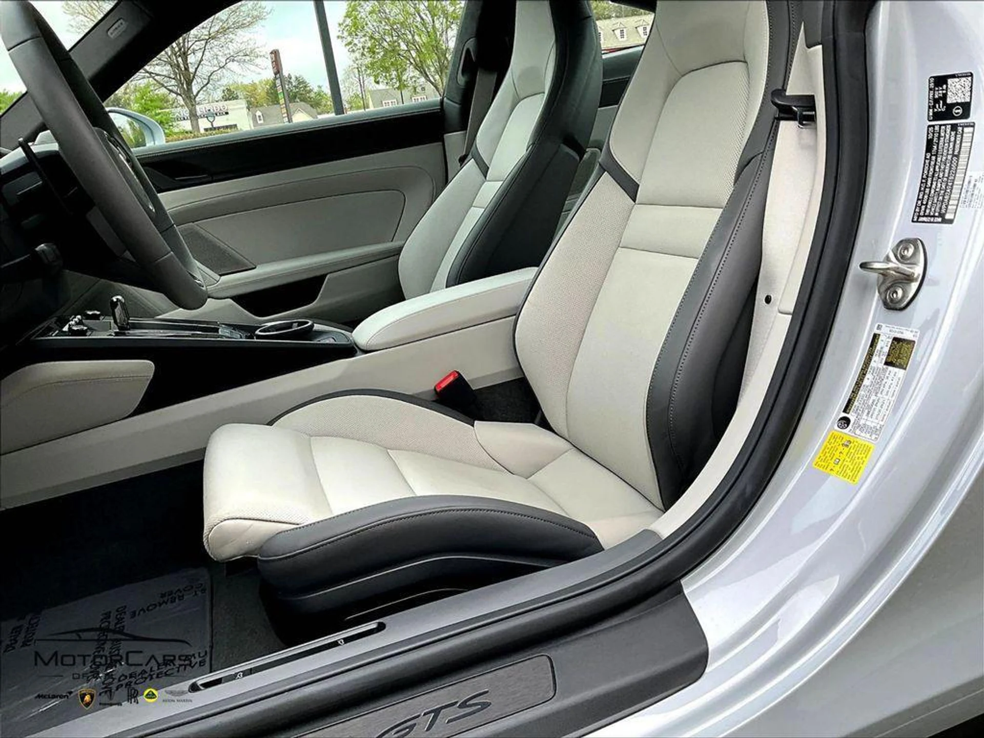 mph019_47597276_y_vi_X1i_K0_O6v_W8b_B_Are_Epi_GNV_Ac_13ad4c29ba