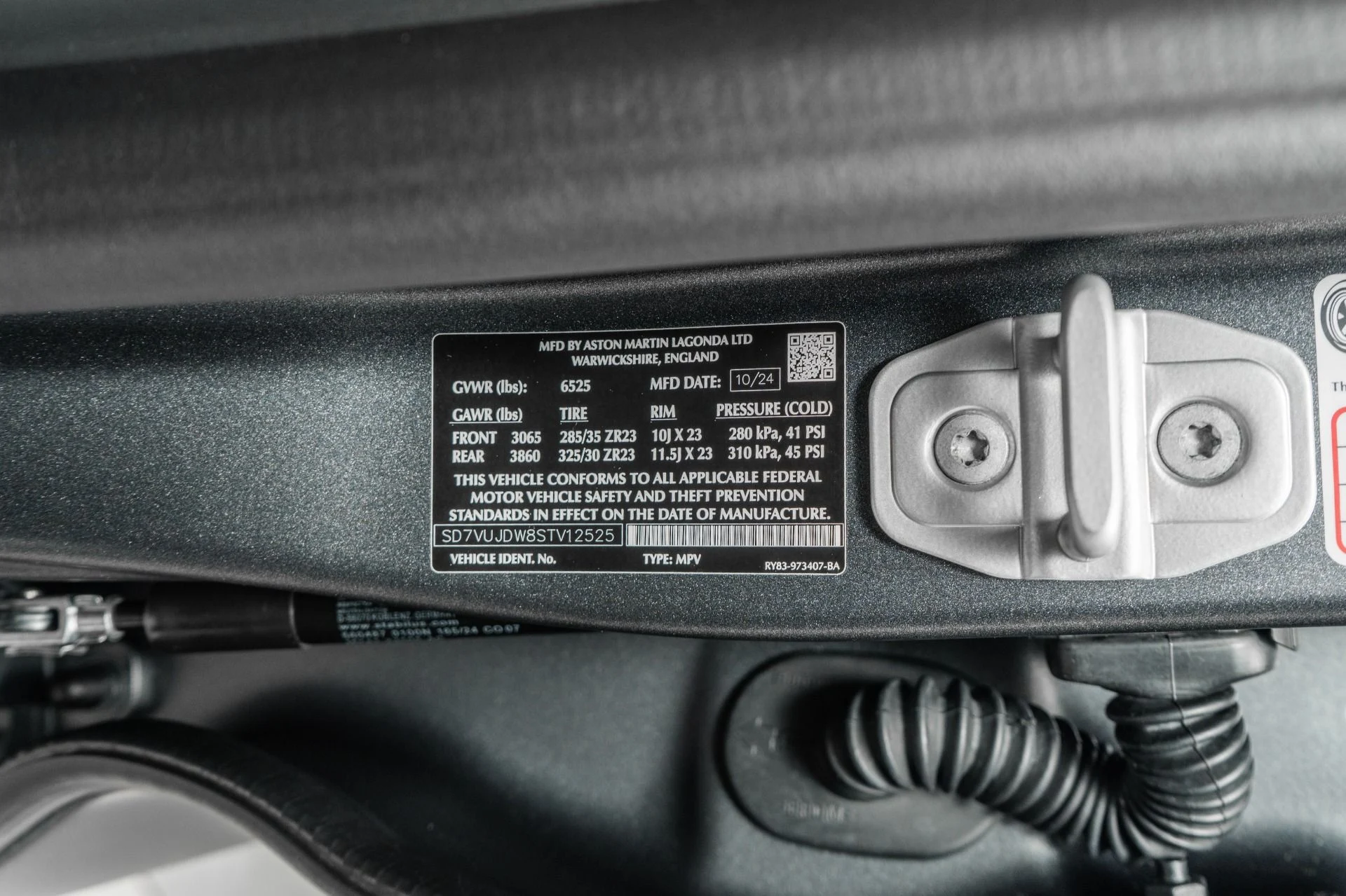 mph019_477615649_Used_2025_Aston_Martin_DBX_707_23_Inch_Wheels_Factory_Matte_Paint_697_Horsepower_1774034848_9164fcb1a2