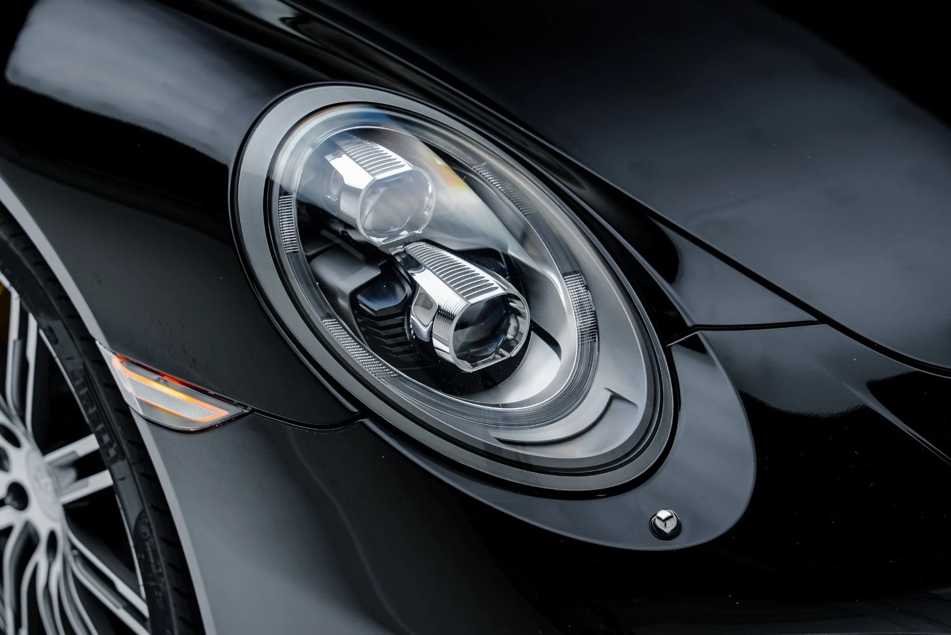 mph019_479795540_Used_2014_Porsche_911_Turbo_S_1791845066_f13fcad401
