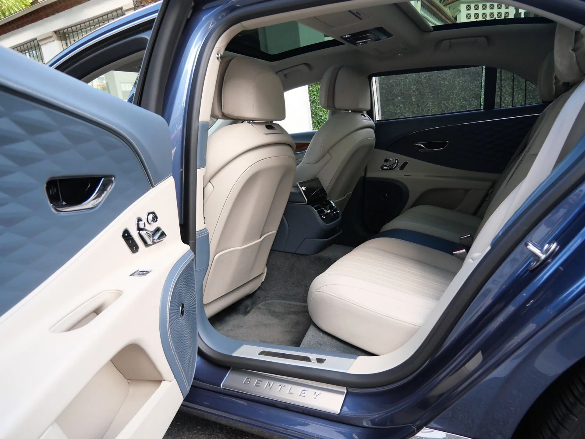 mph019_497558937_2105578d308f6bbc8995ad8b0980e345x_bb5cc0efb1