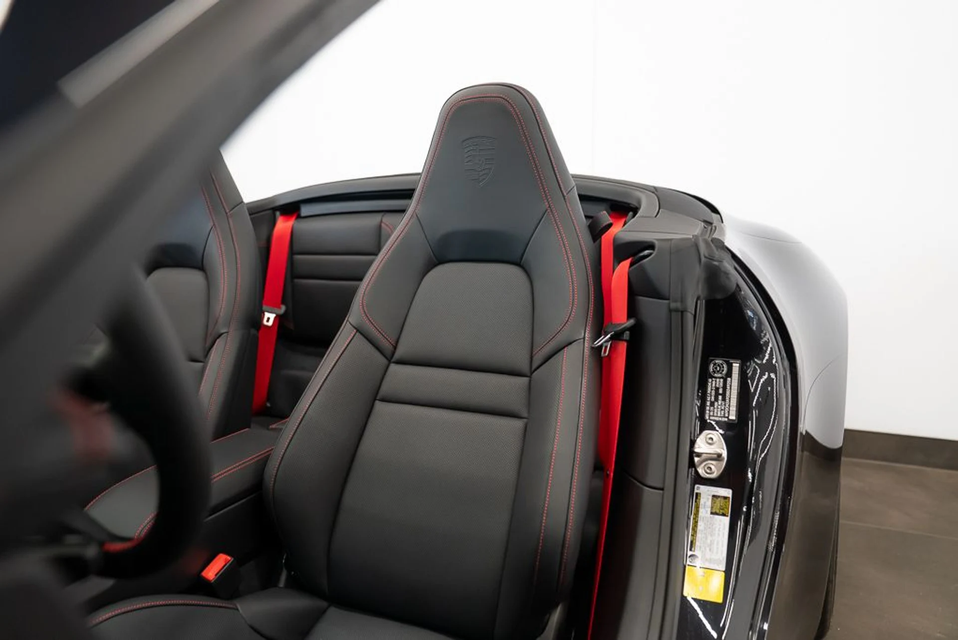 mph019_498764618_porsche_911_2025_jpg_v_1775165756_5cad873c6d