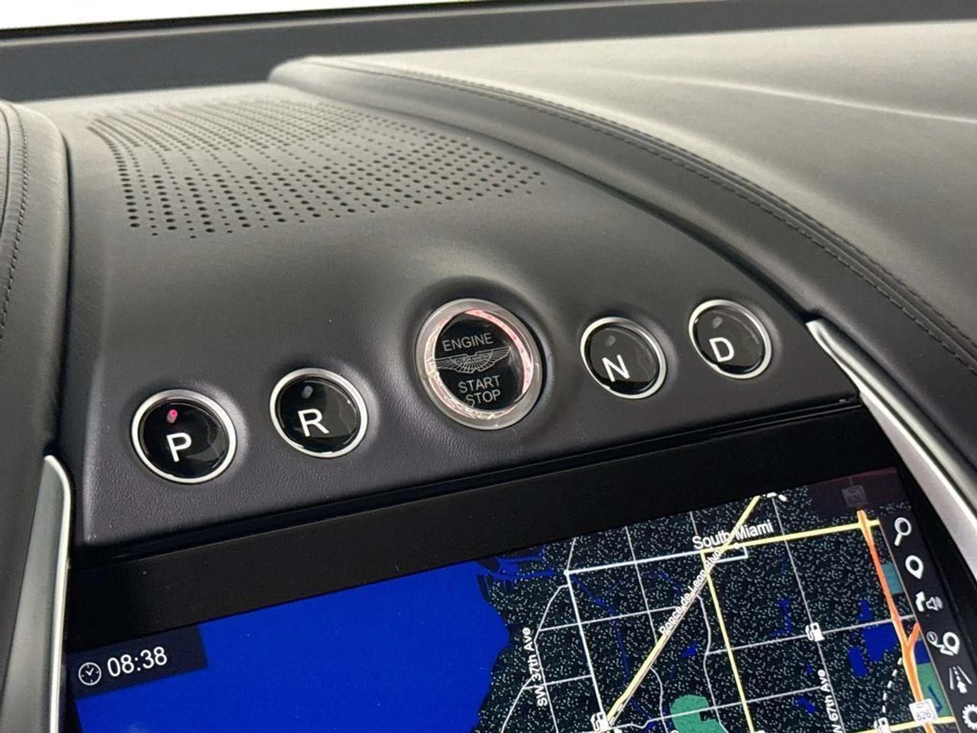 mph019_498956801_used_2024_aston_martin_dbx_550_11350_23055053_20_1024_ca50a0a9fd