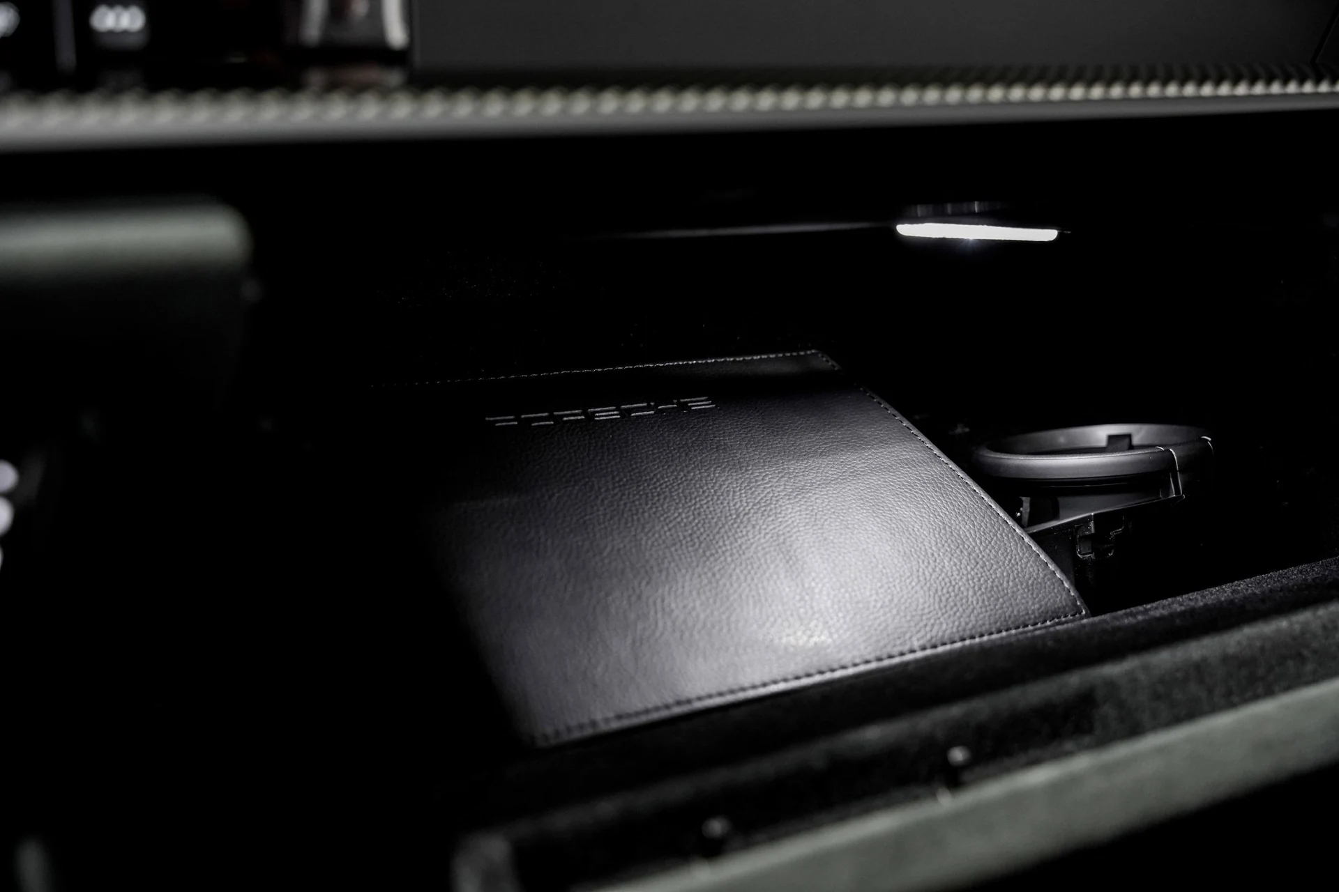 mph019_502649603_a40bb9d833c5b4f3691b8bdf57012c9ex_4e1671cba9