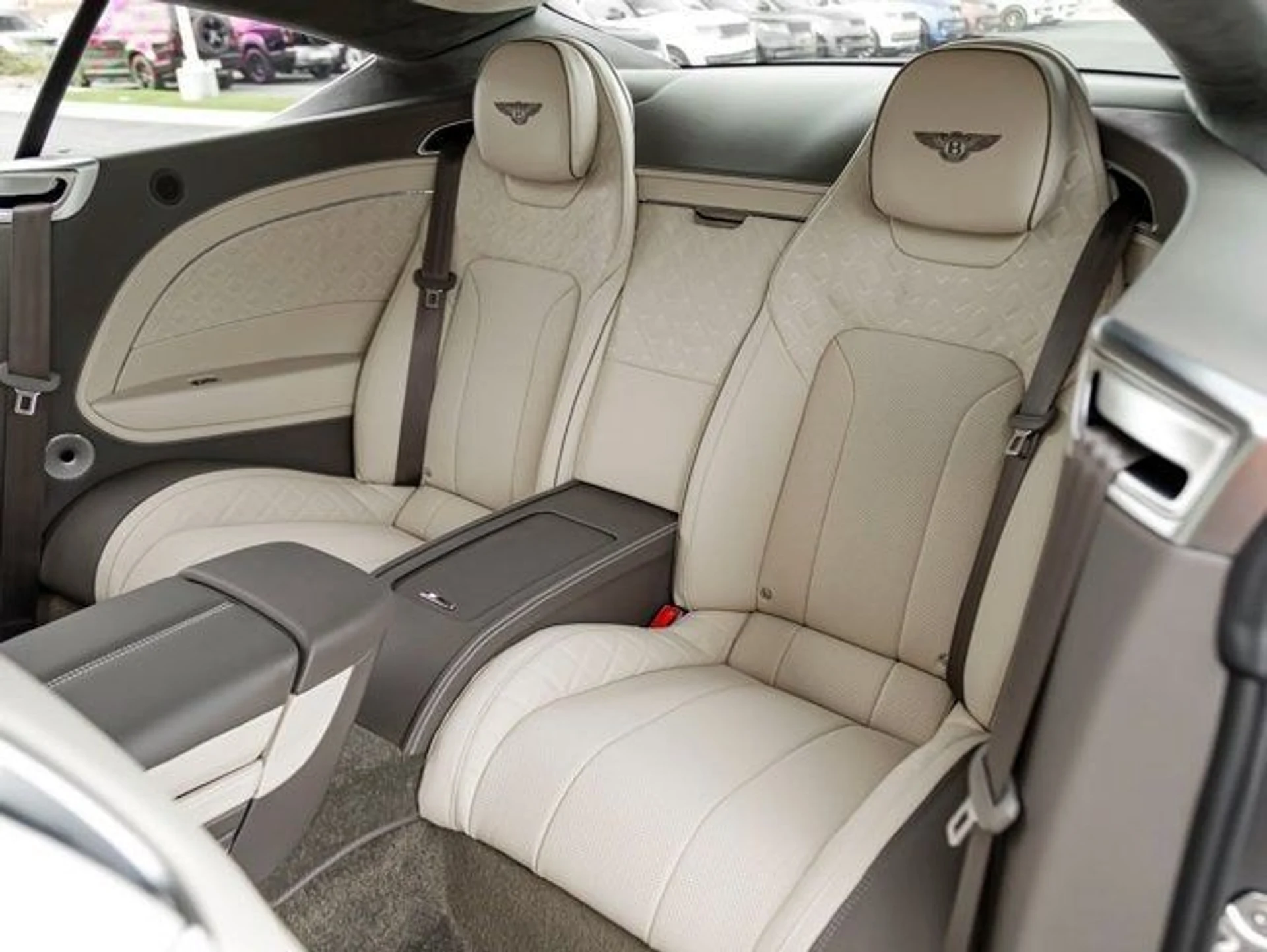 mph019_507950820_20_c2201df145