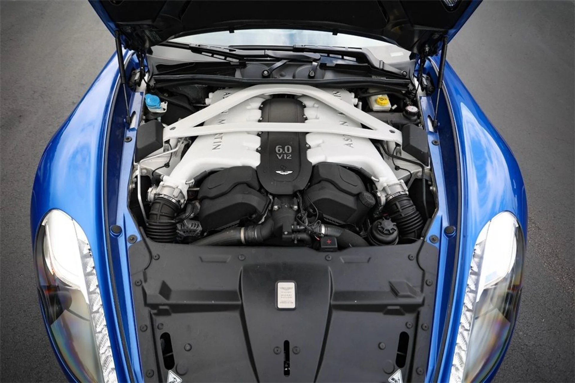 mph019_51142848_29a1e25bbecbcca0c5d0acfe4d5f13e8_6318bbe0f7