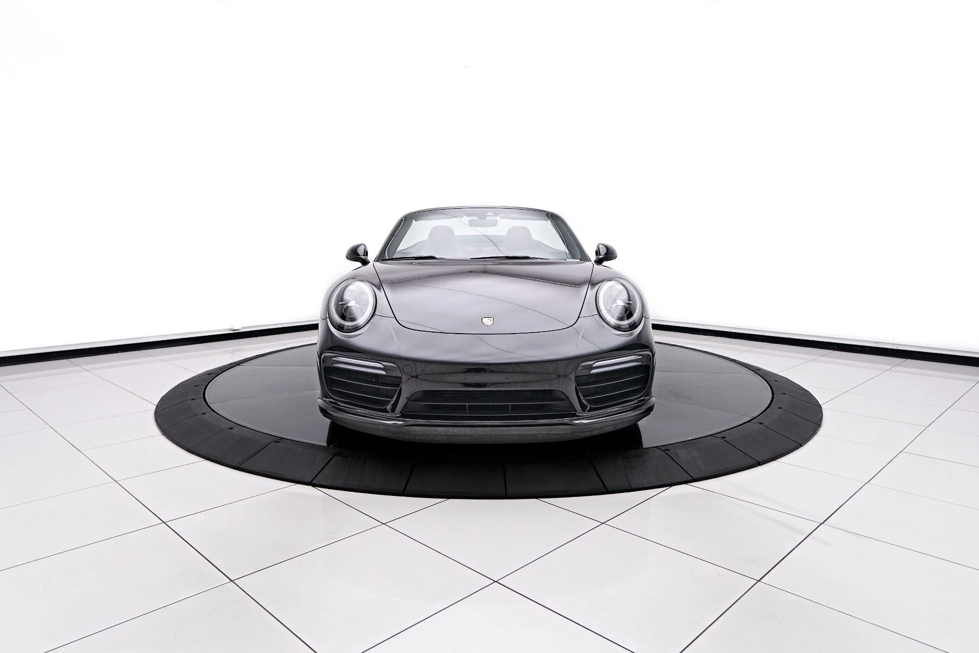 mph019_515767786_Used_2019_Porsche_911_Turbo_1750270685_94ae7a99e4