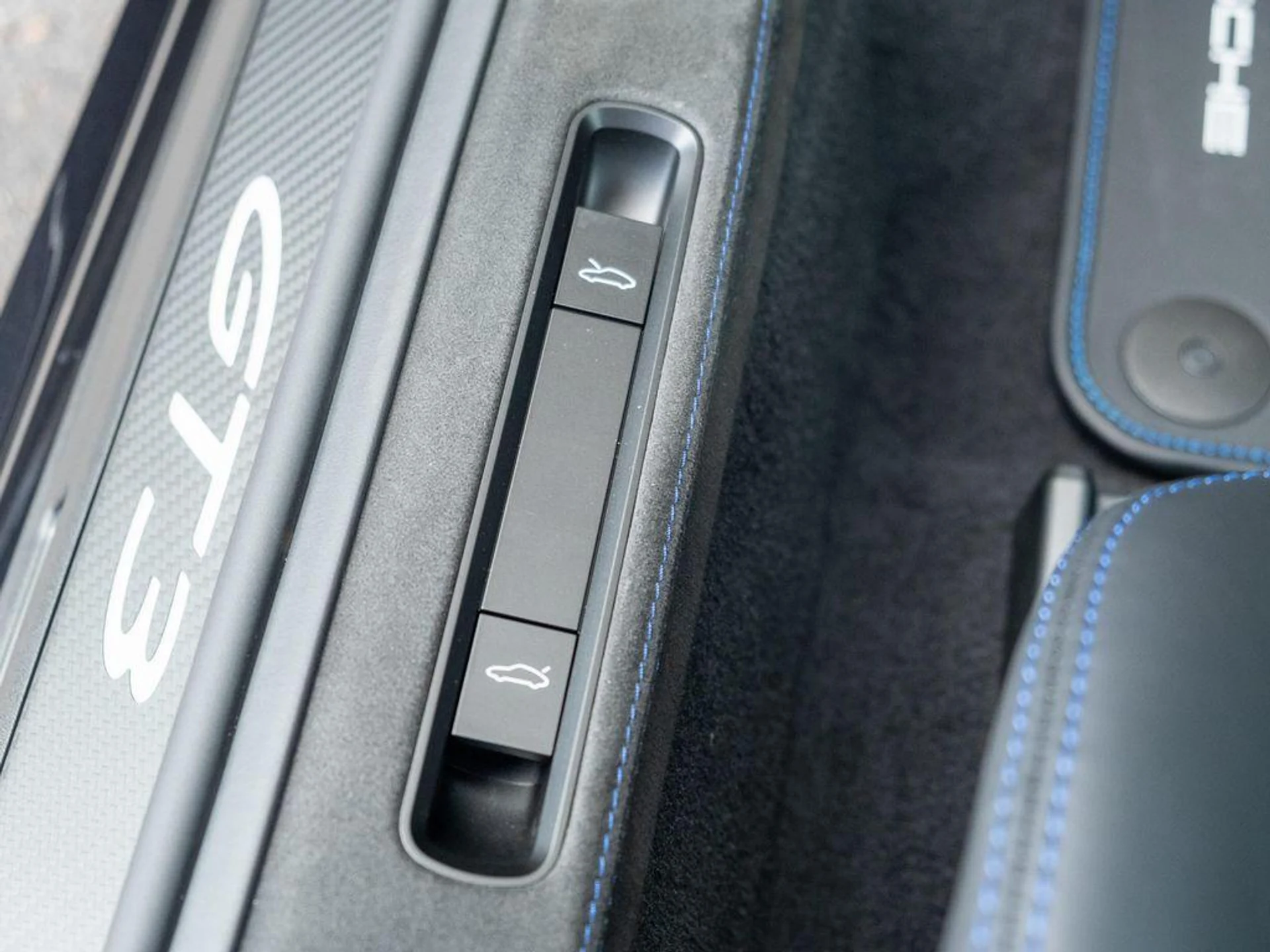 mph019_522926646_I_Qij_YF_B_i_L2k_Zn9_Ur3y_Psp_DMYU_f63a92fa9d