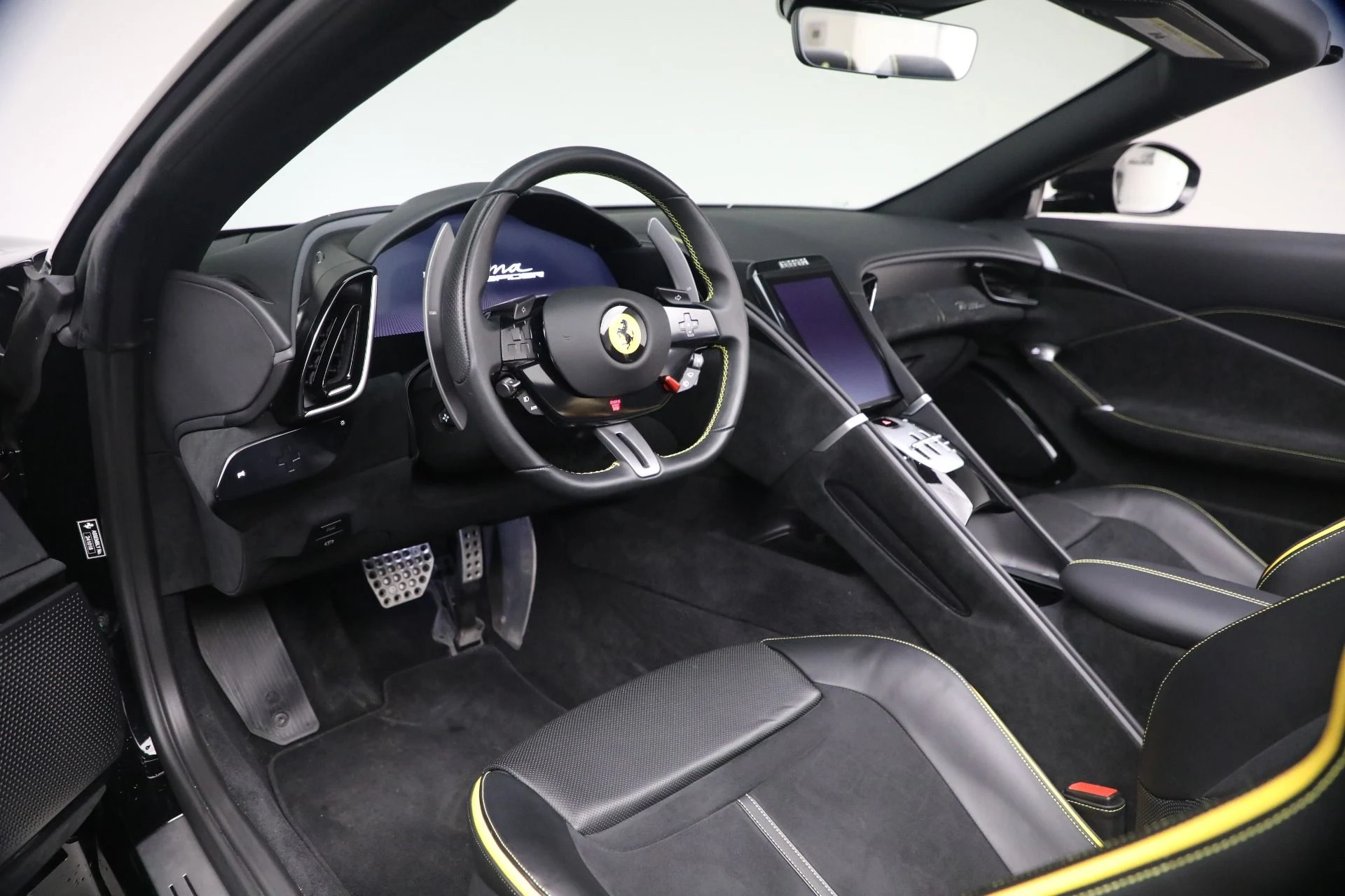 mph019_52627188_Used_2025_Ferrari_Roma_Spider_1772825700_011af490b1