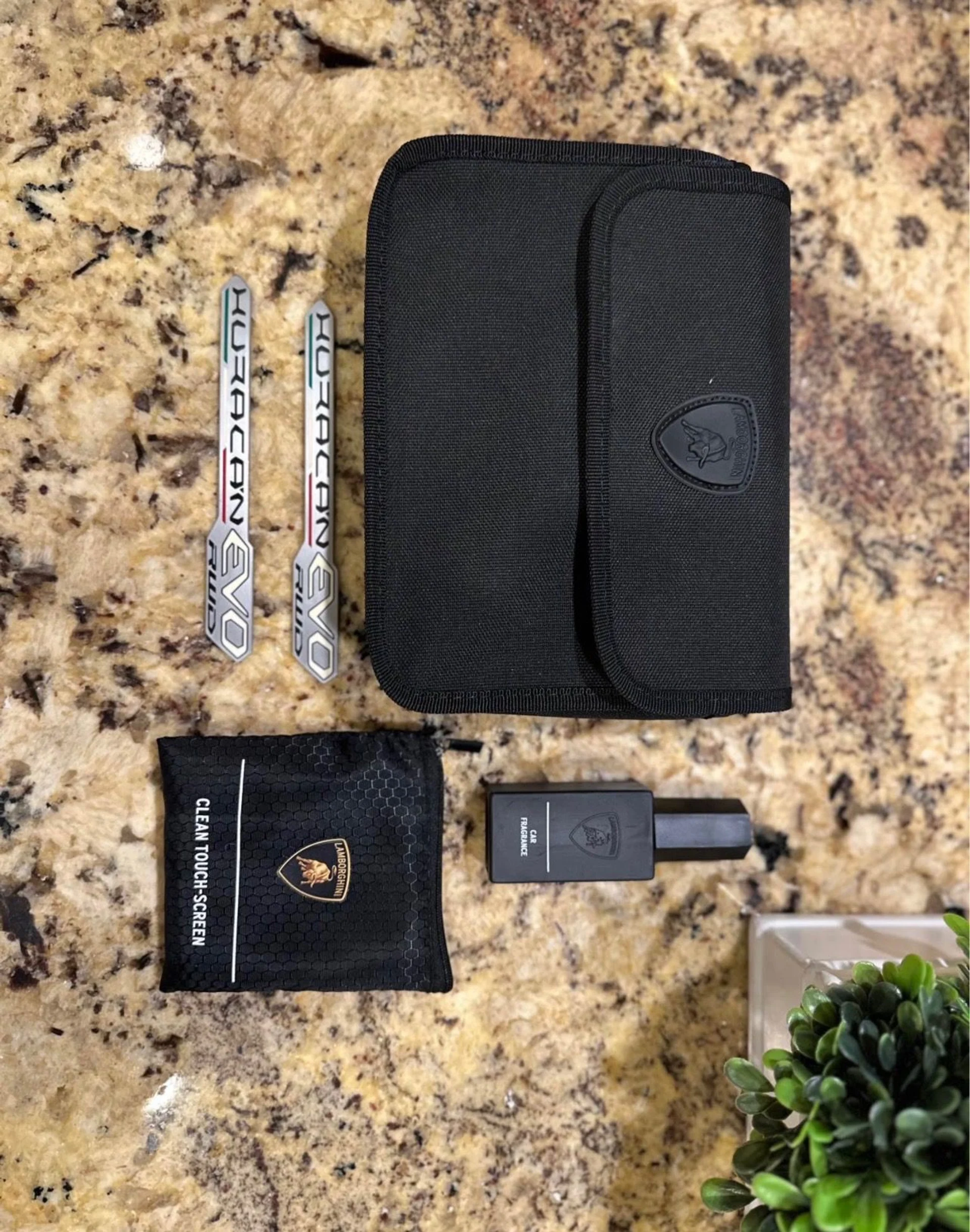 mph019_535976571_Used_2021_Lamborghini_Huracan_EVO_1764798633_6ccb9c08af