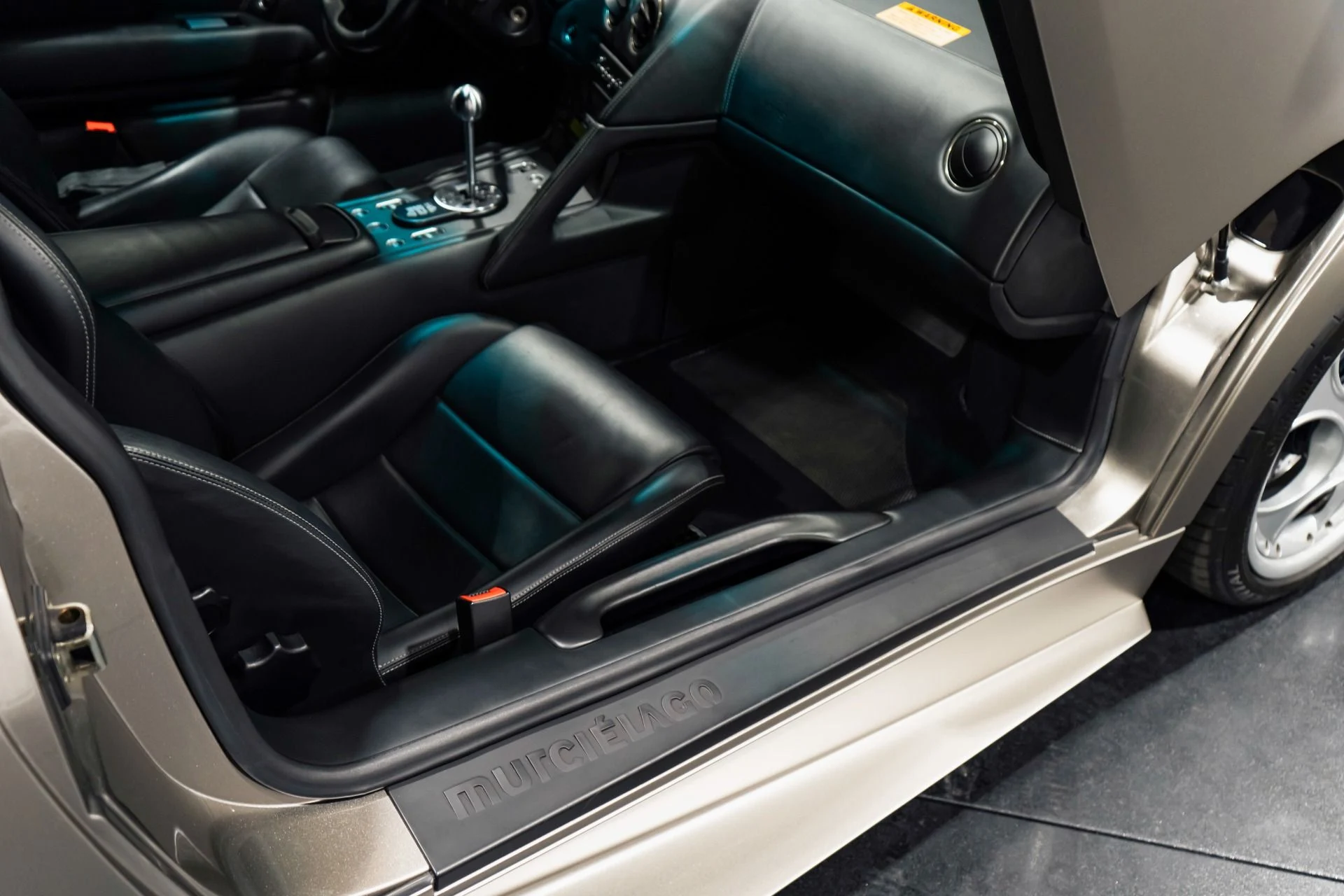 mph019_536203587_Used_2003_Lamborghini_Murcielago_1773687292_4a60341a5d