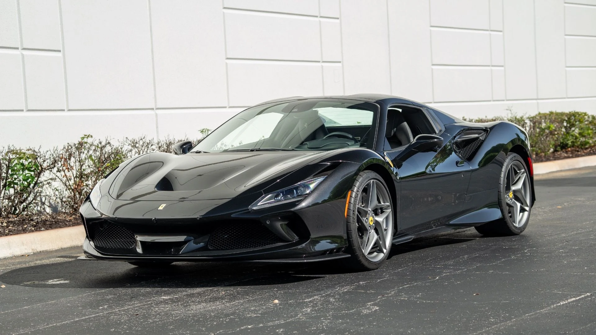 mph019_540126136_Used_2021_Ferrari_F8_Spider_1753198397_dd5efb73a7