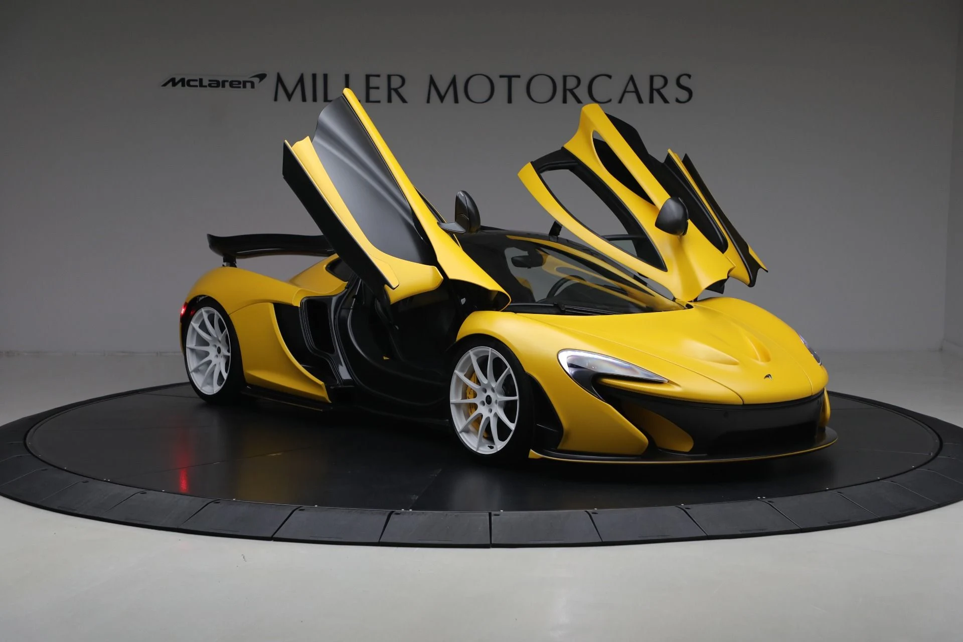 mph019_543148864_Used_2015_Mc_Laren_P1_d39ba63b02