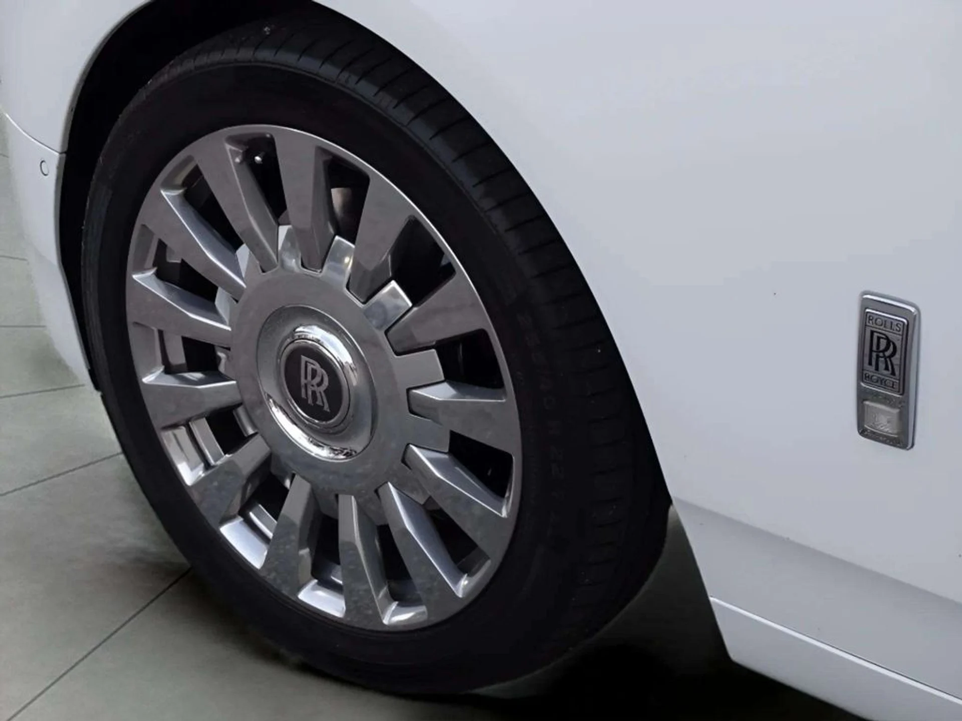 mph019_547738349_86fc7bdfbe838db19d336882e707bf75x_ecb1e75c5e