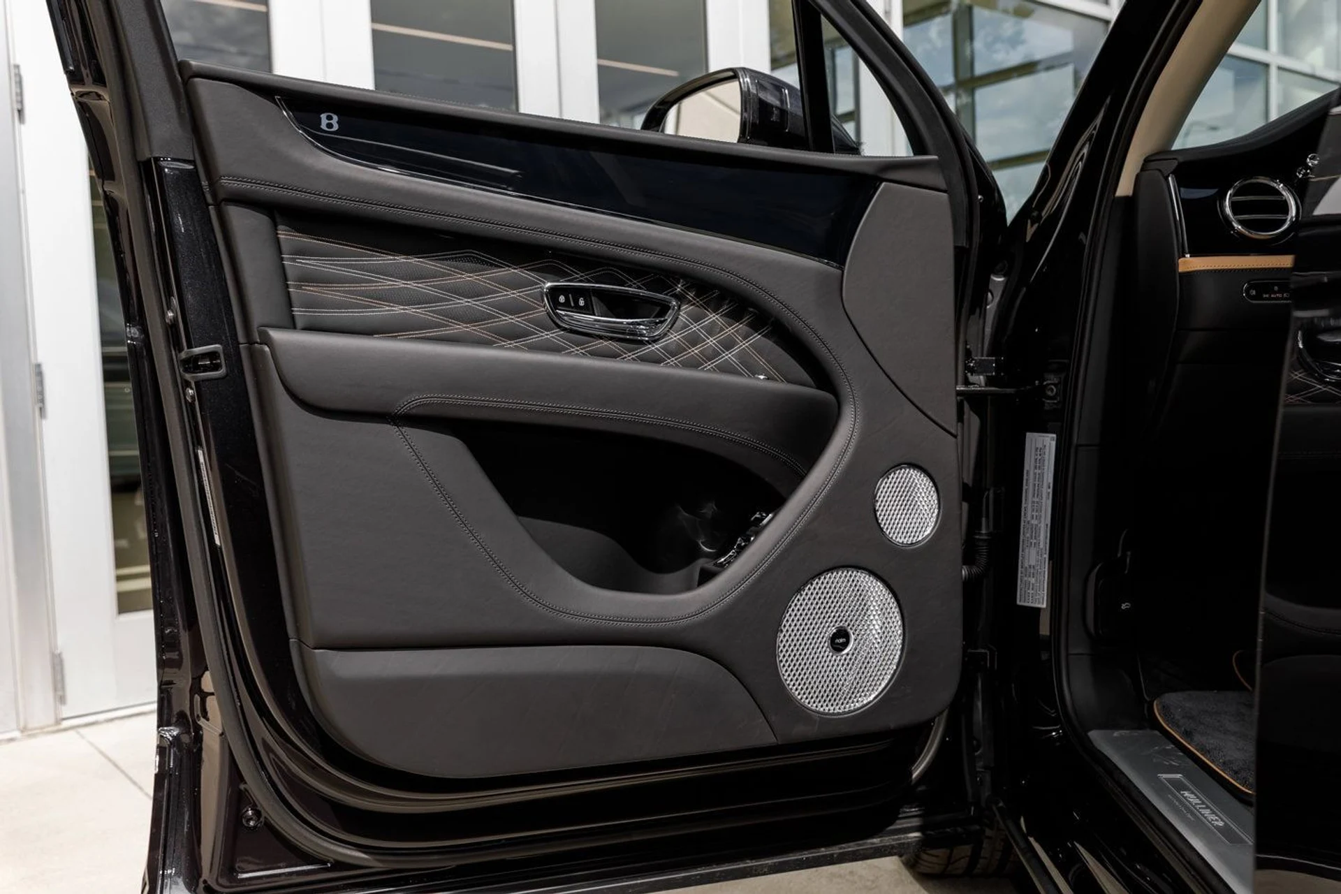 mph019_553142922_ee2a6008d47bca46d899c4773a00d603x_832b17f144