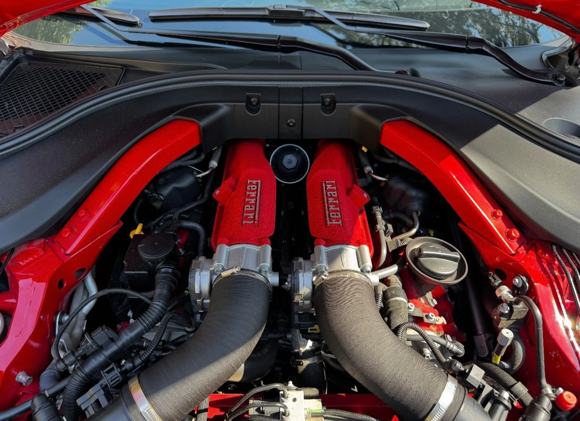 mph019_556024570_Used_2019_Ferrari_Portofino_1760471453_4b1f534dfc