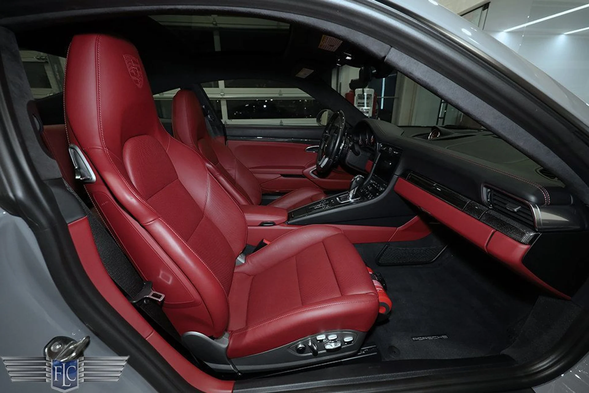 mph019_556431497_used_2018_porsche_911_turboscoupe_9689_22116353_20_1024_b8132ce40b