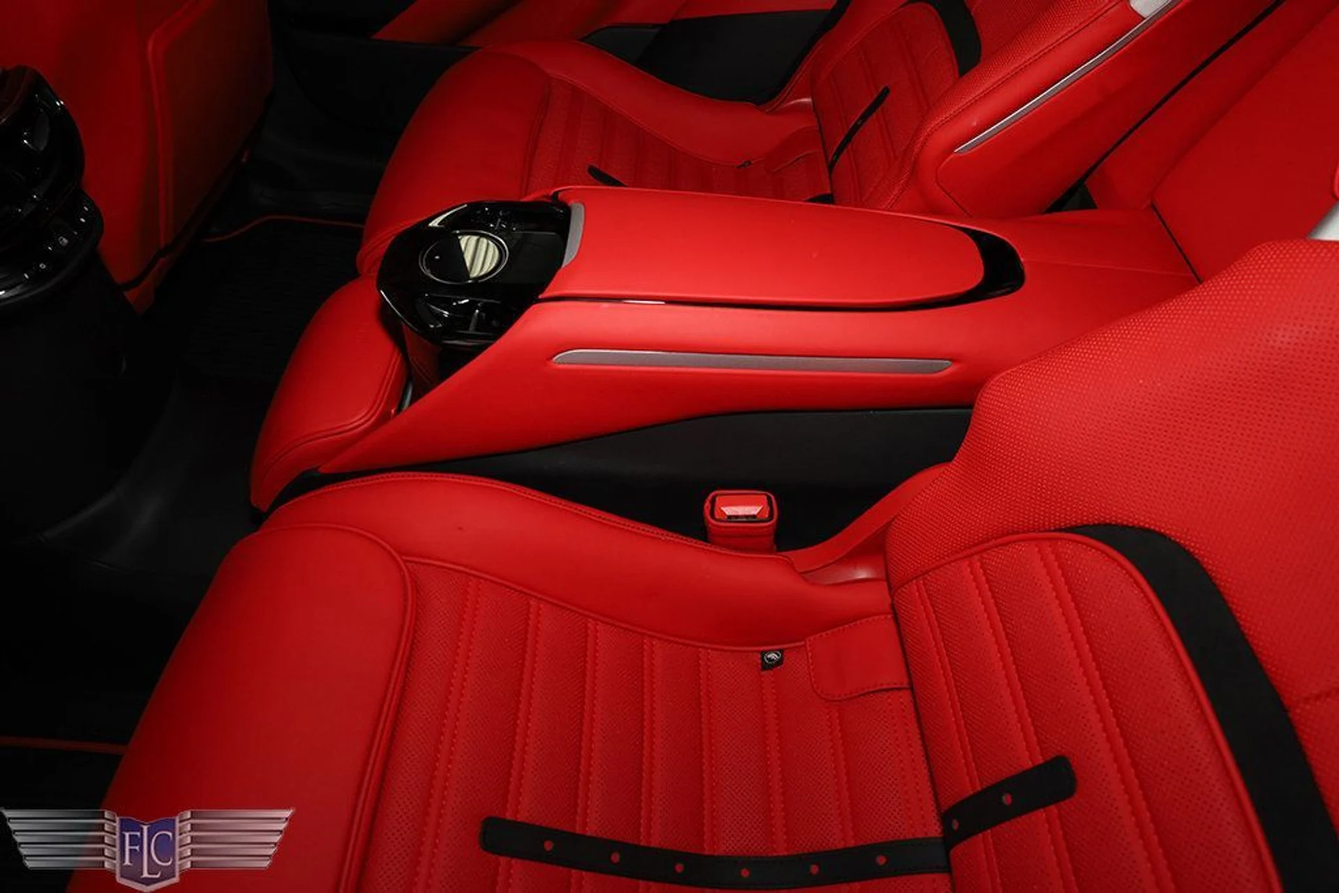 mph019_561805881_used_2023_ferrari_purosangue_venuum_6305_23024500_20_1024_4527566ff5