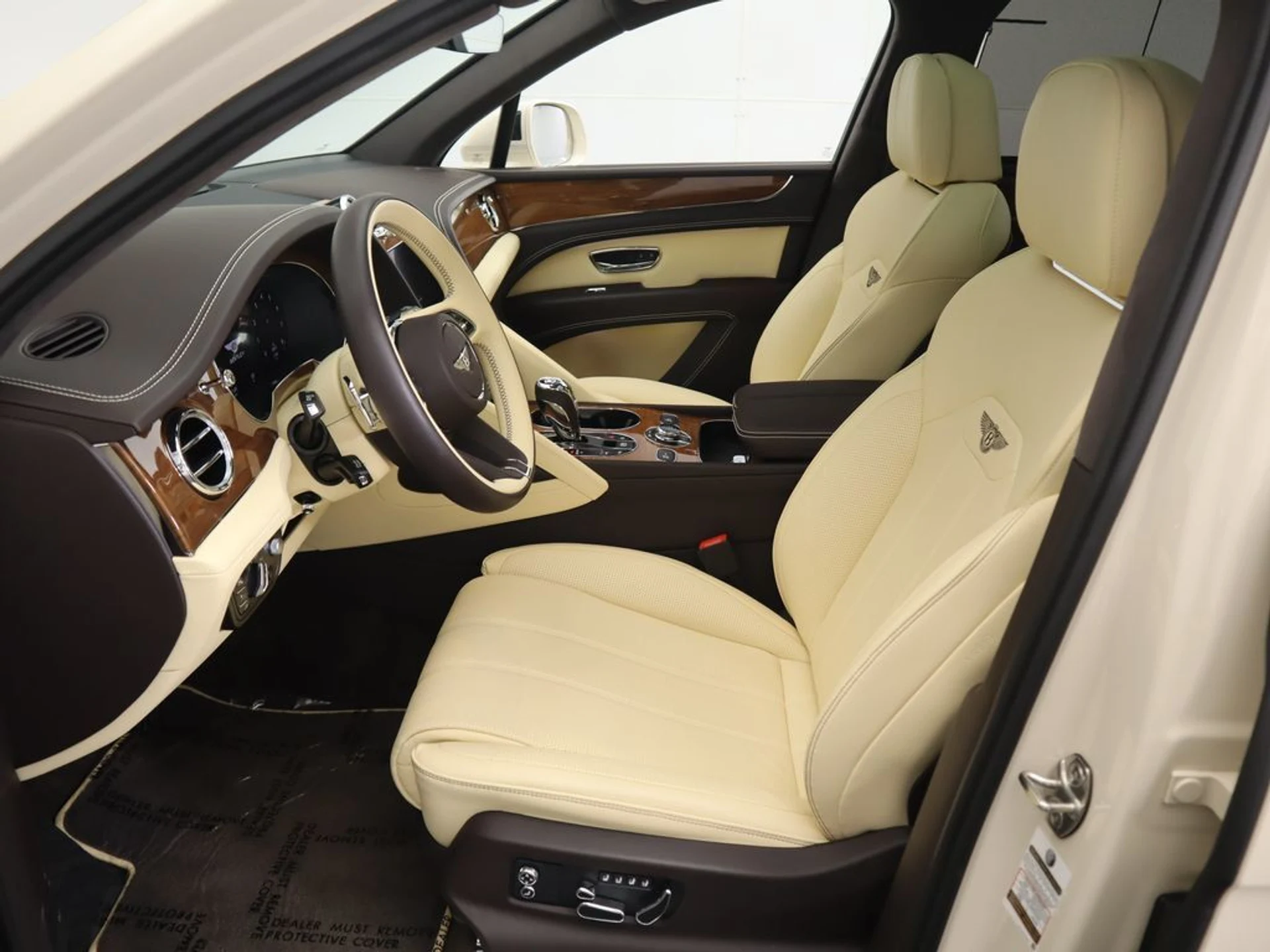 mph019_565106993_used_2023_bentley_bentayga_v8awd_8119_22972993_20_1024_5d1a7ba2a3