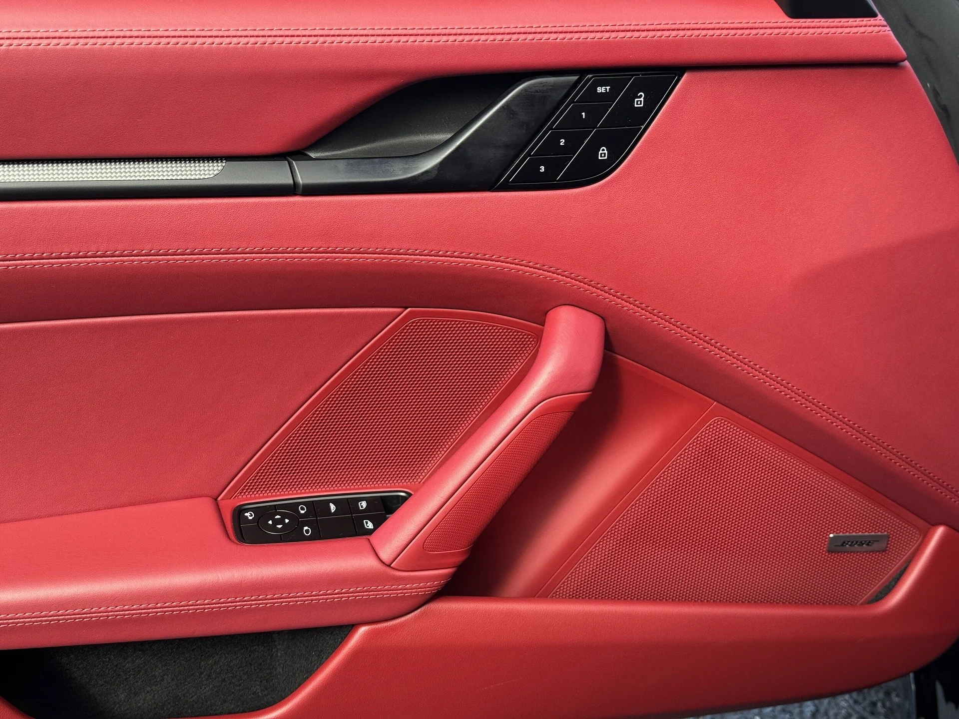 mph019_57503947_27a5f7e607072c81f7e969990bafe855x_e8359663d6