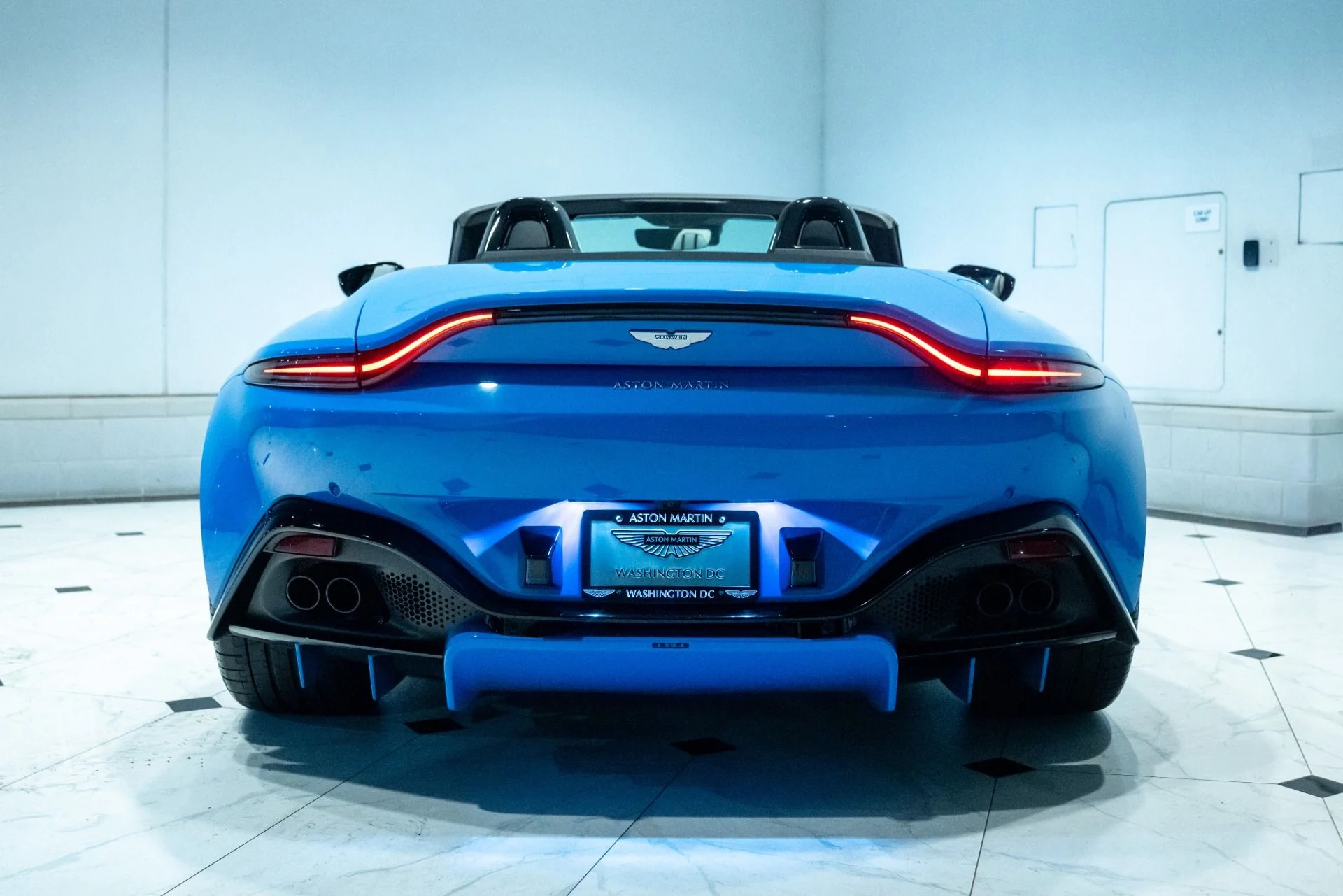 mph019_576496091_Used_2021_Aston_Martin_Vantage_1790591384_337d98dd15