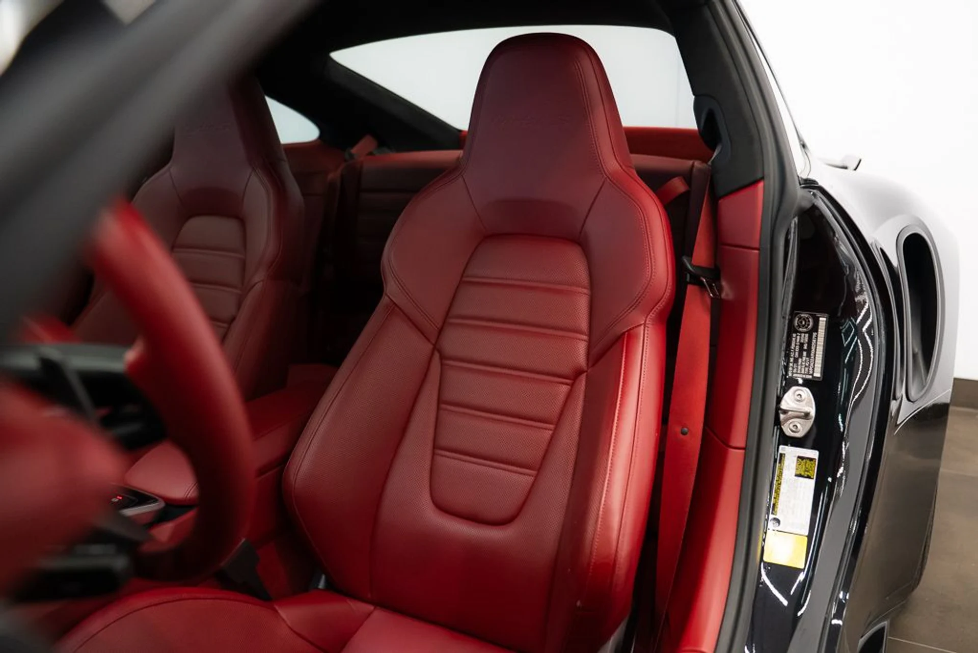 mph019_578880350_porsche_911_2021_jpg_v_1776180195_87c01a539a