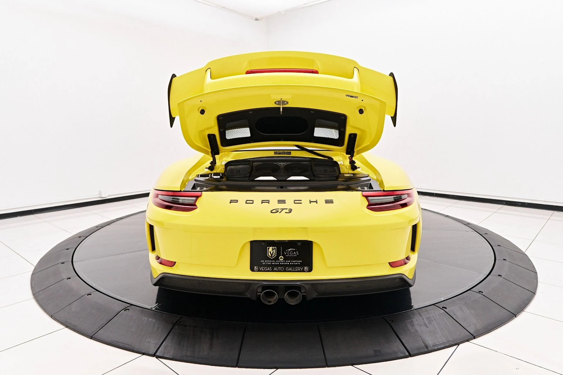 mph019_587749783_Used_2018_Porsche_911_GT_3_1755896693_41b8d6b571