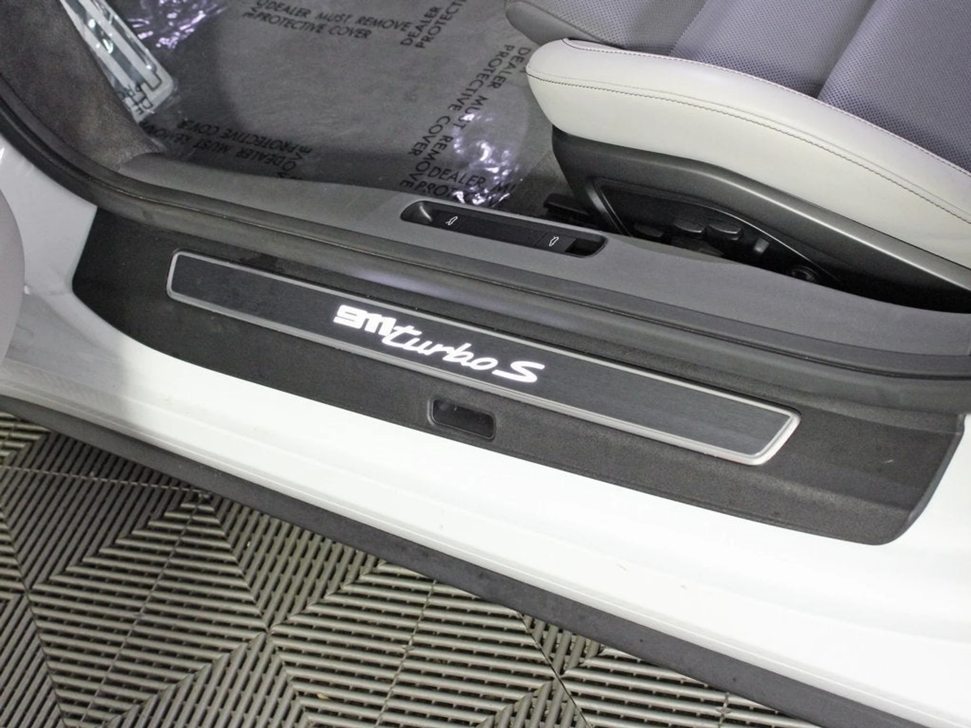 mph019_594778591_20_9344f7fe53