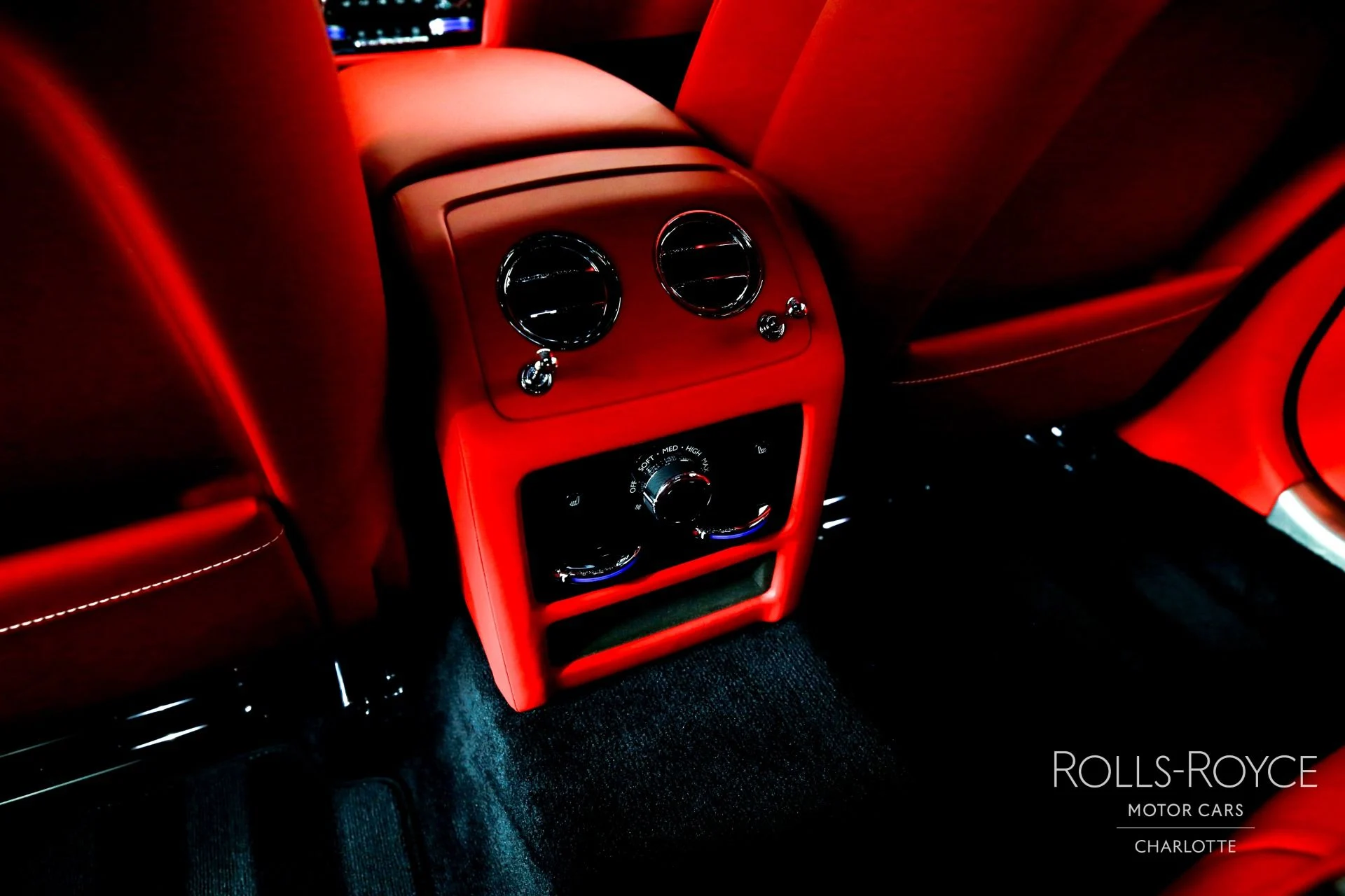 mph019_595748237_Used_2024_Rolls_Royce_Ghost_1751554518_79c69adbd5
