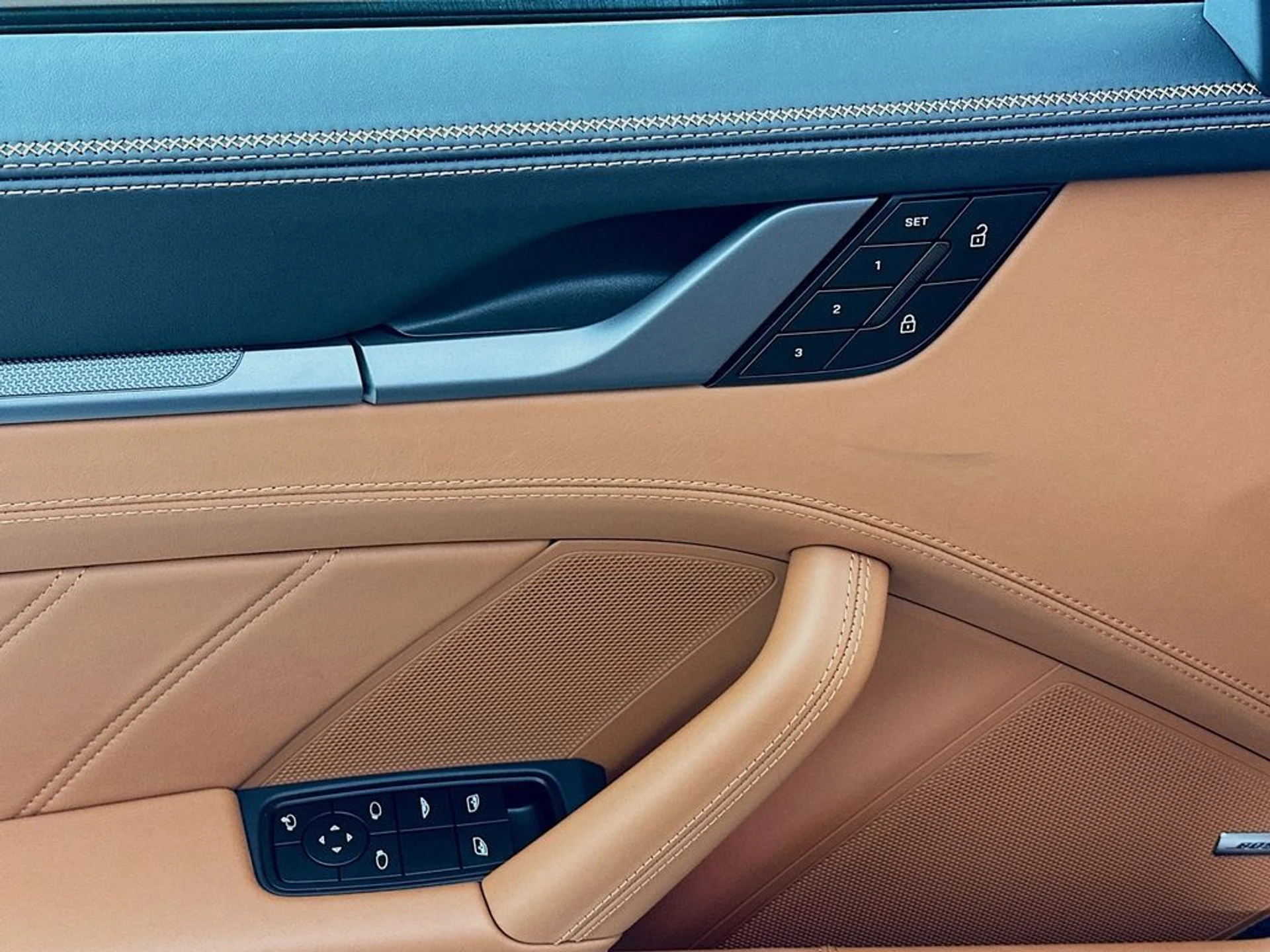 mph019_597664673_f1f7b6e52bd2755699ed3991489c8f34x_878db83cea