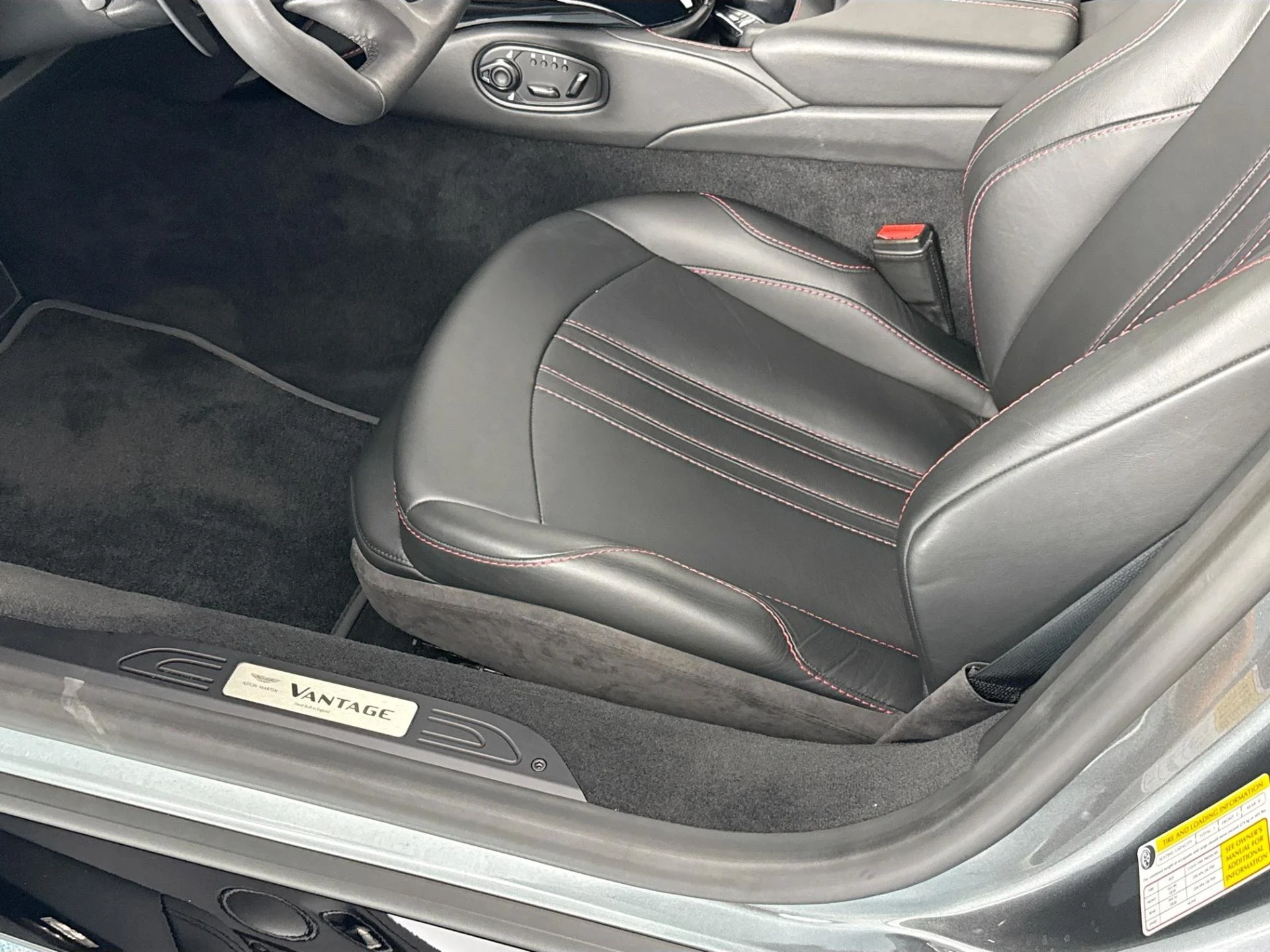 mph019_598576753_Used_2020_Aston_Martin_Vantage_1784230054_ac99515a9b