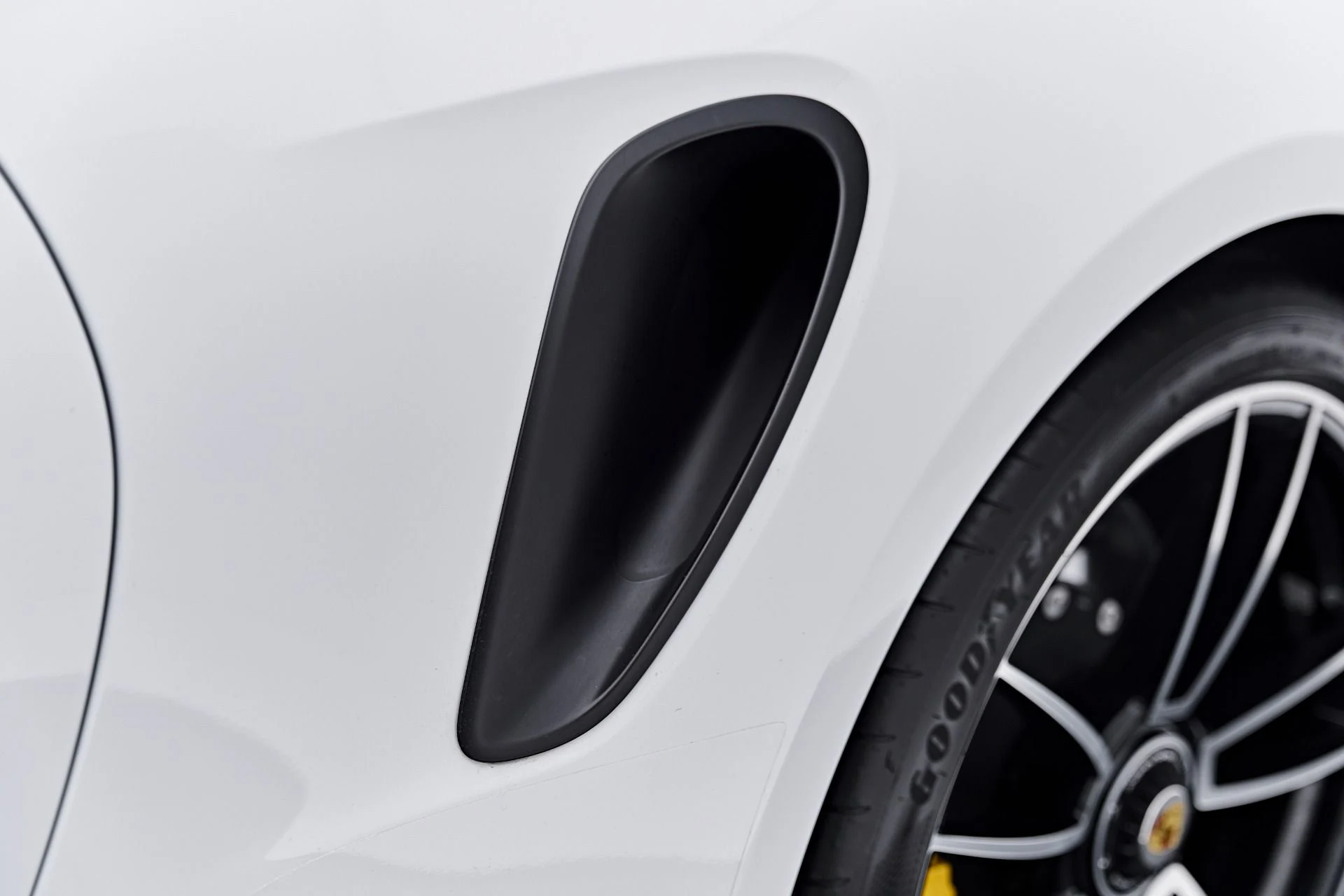 mph019_601152509_Used_2022_Porsche_911_Turbo_S_1790299719_ee6d4cf2ca