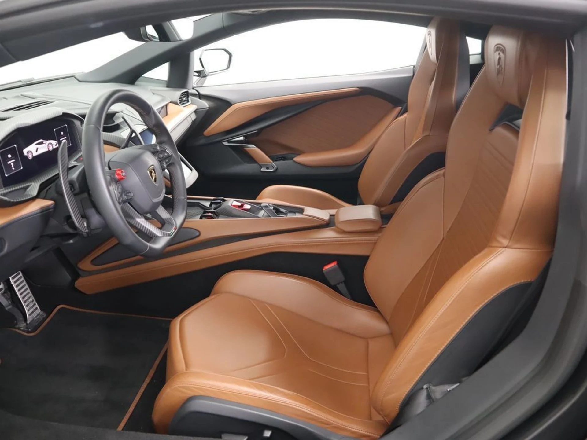 mph019_611665032_used_2024_lamborghini_revuelto_coupe_8119_23017512_20_1024_1138165b4f