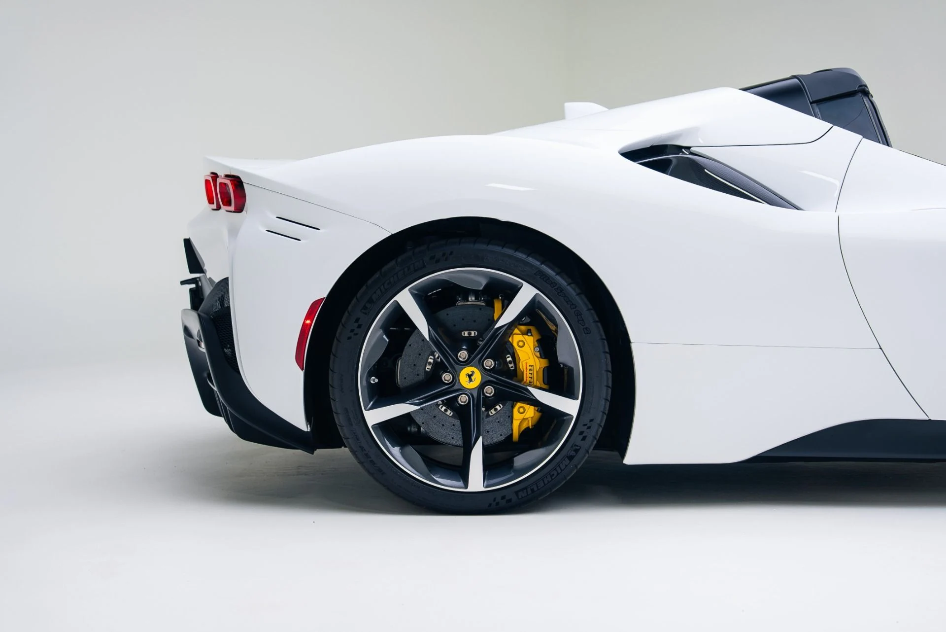 mph019_612405086_Used_2024_Ferrari_SF_90_Spider_1764978674_78a5a0e771