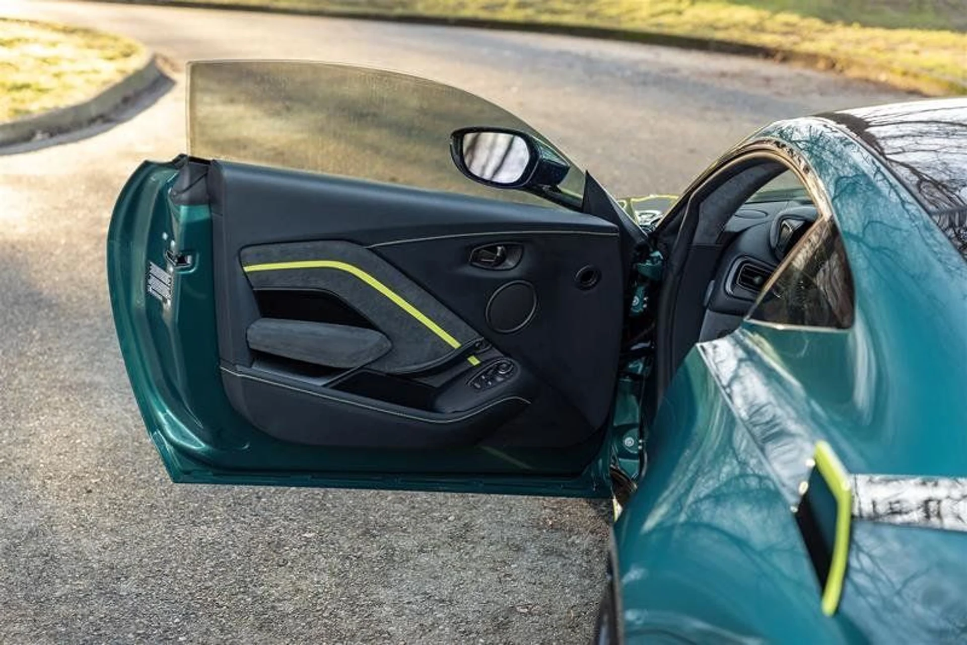 mph019_614996444_37649469_02333_11717421_1585006104_f2e97abd83