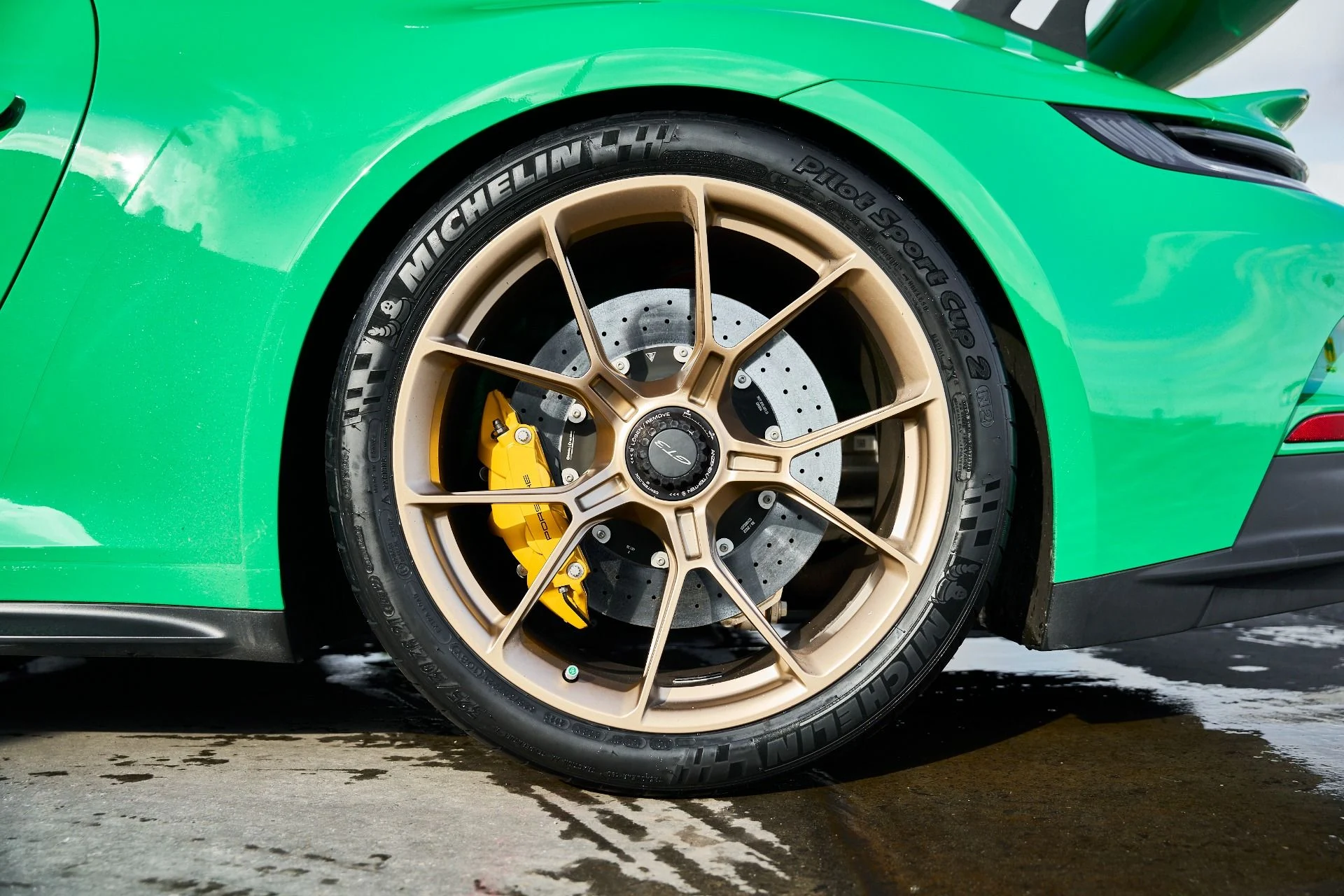 mph019_617988599_Used_2023_Porsche_911_GT_3_1767403901_6e39064305