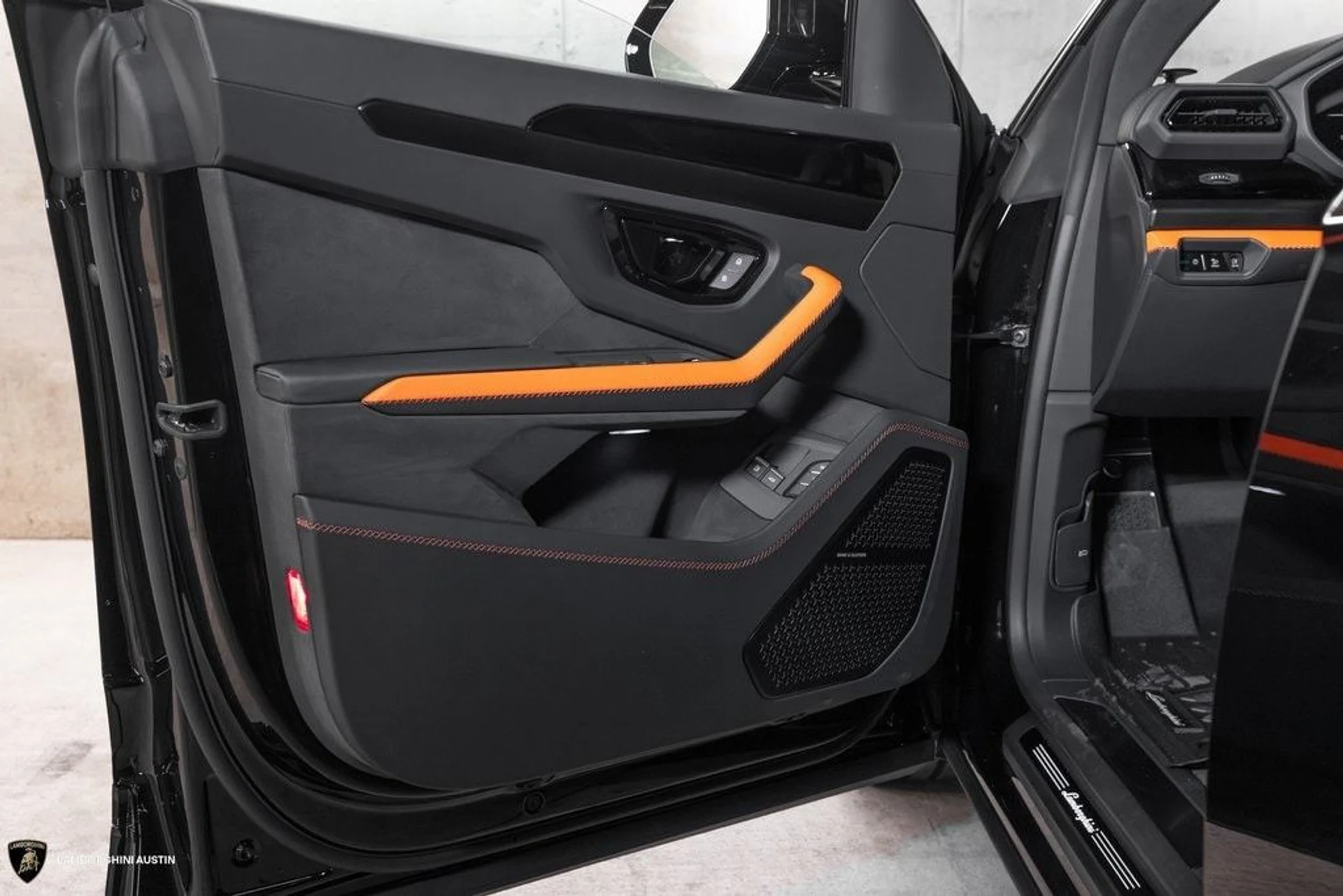 mph019_621690164_5ab8267817a3a967e855884105d1fca1x_7f9522d428