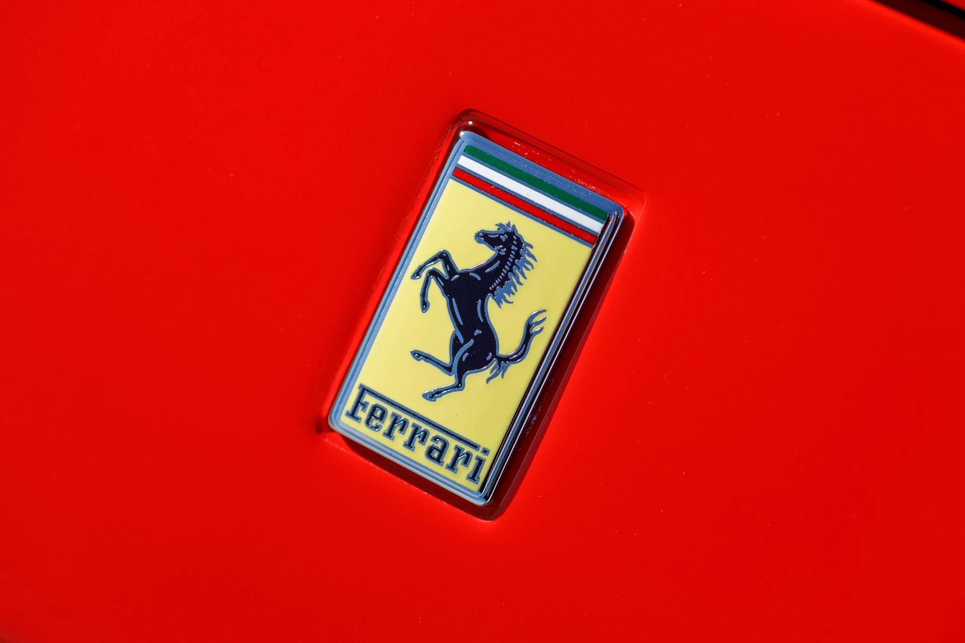 mph019_638218302_Used_2020_Ferrari_488_Pista_1765914948_b2f31811c0