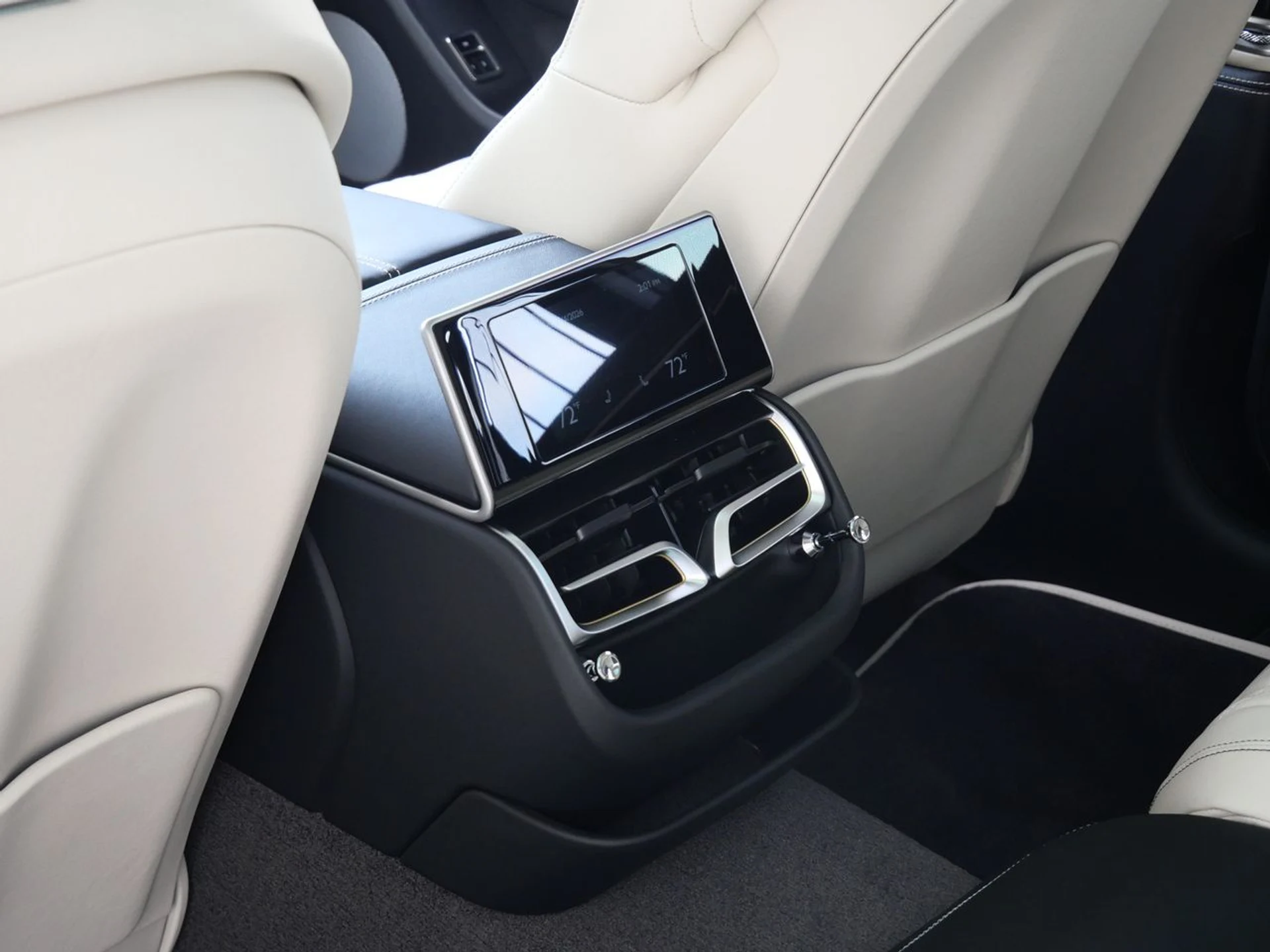 mph019_639547924_ea84677a3672cbeaf100832d76e9c7dbx_7751f55704